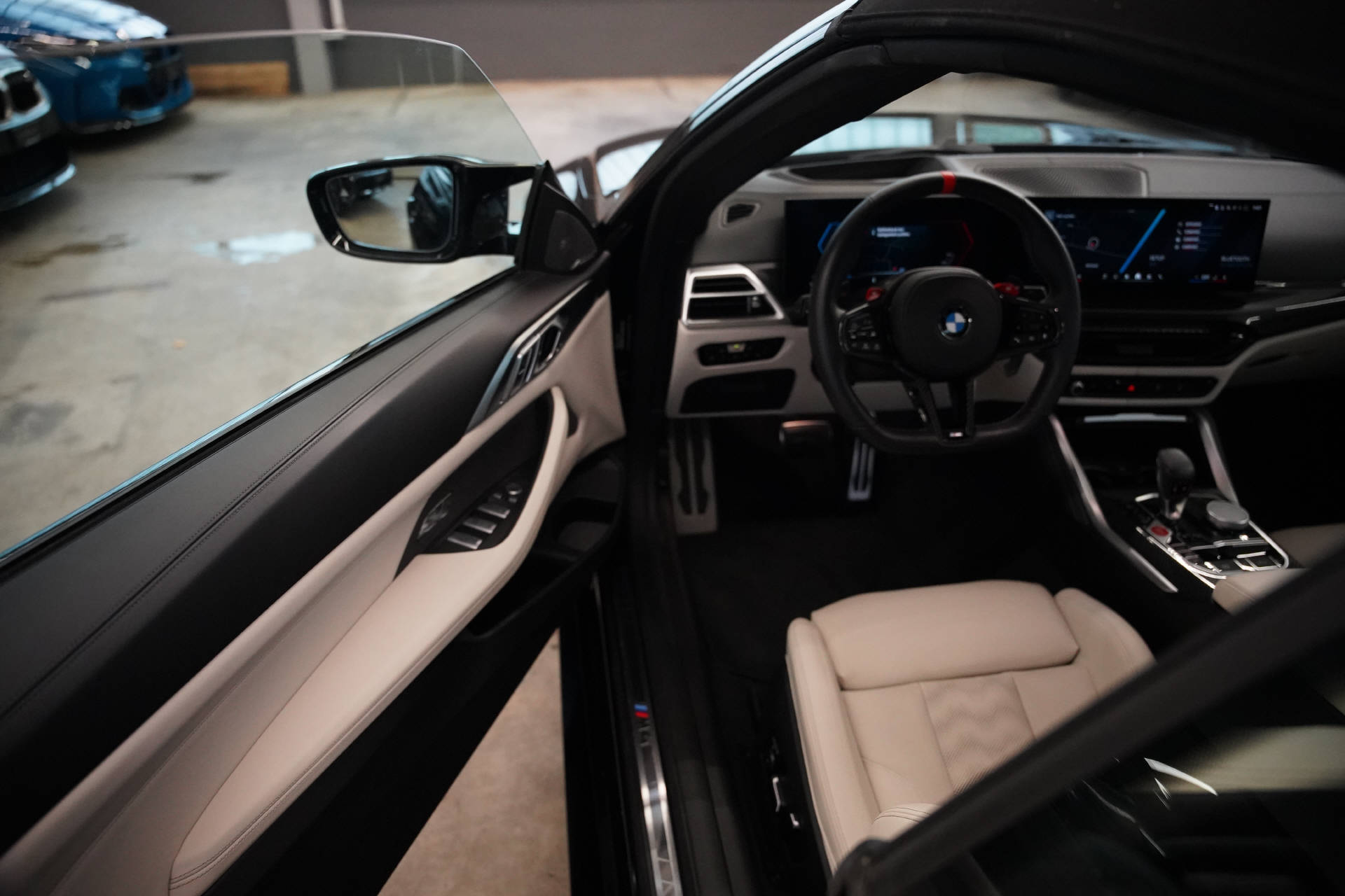 BMW M4 Cabrio Competition M xDrive-image-7