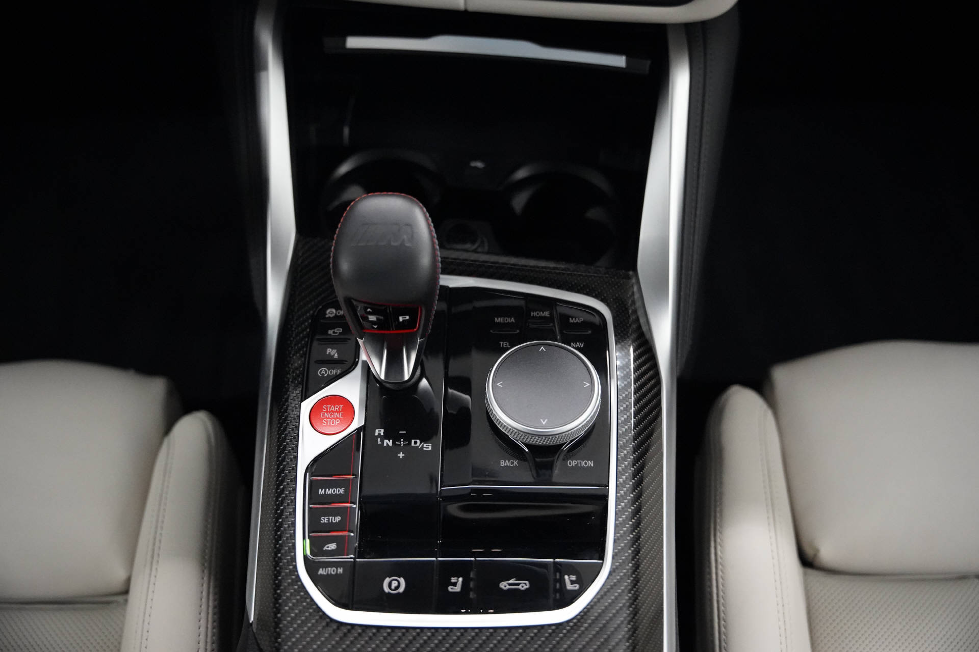 BMW M4 Cabrio Competition M xDrive-image-13