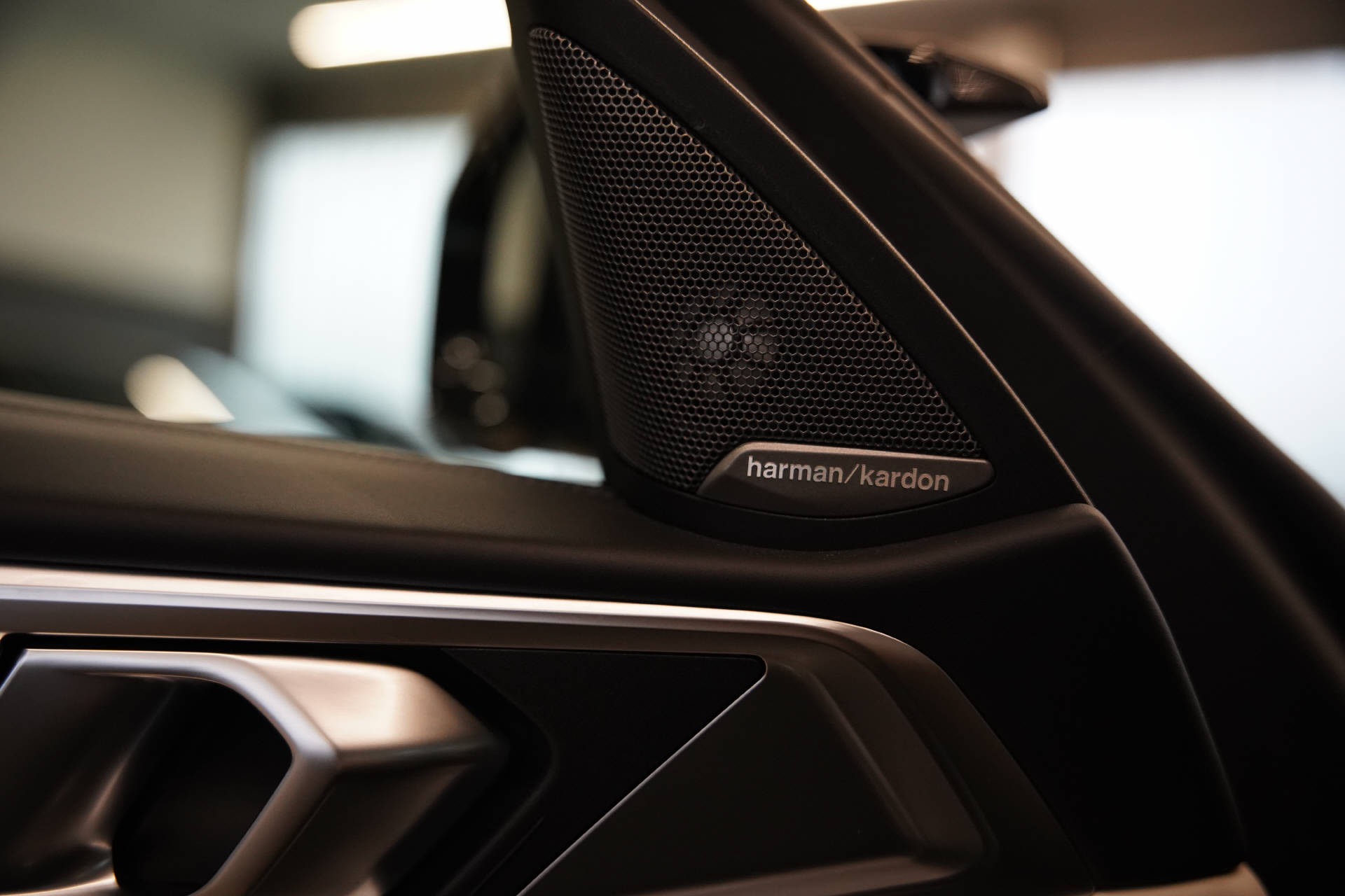 BMW M4 Cabrio Competition M xDrive-image-14