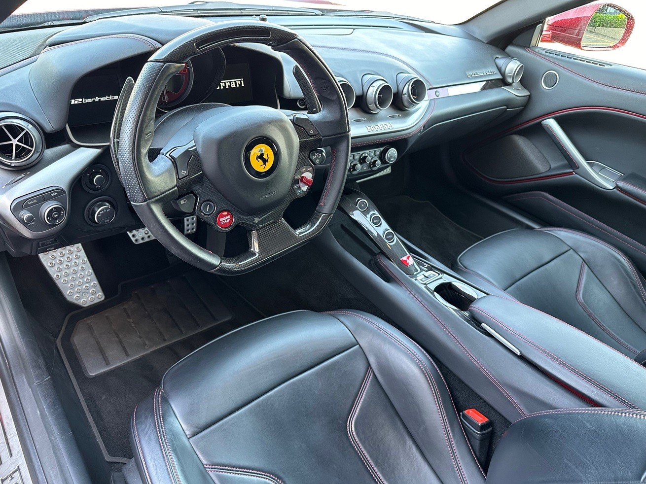 FERRARI F12 Berlinetta-image-8