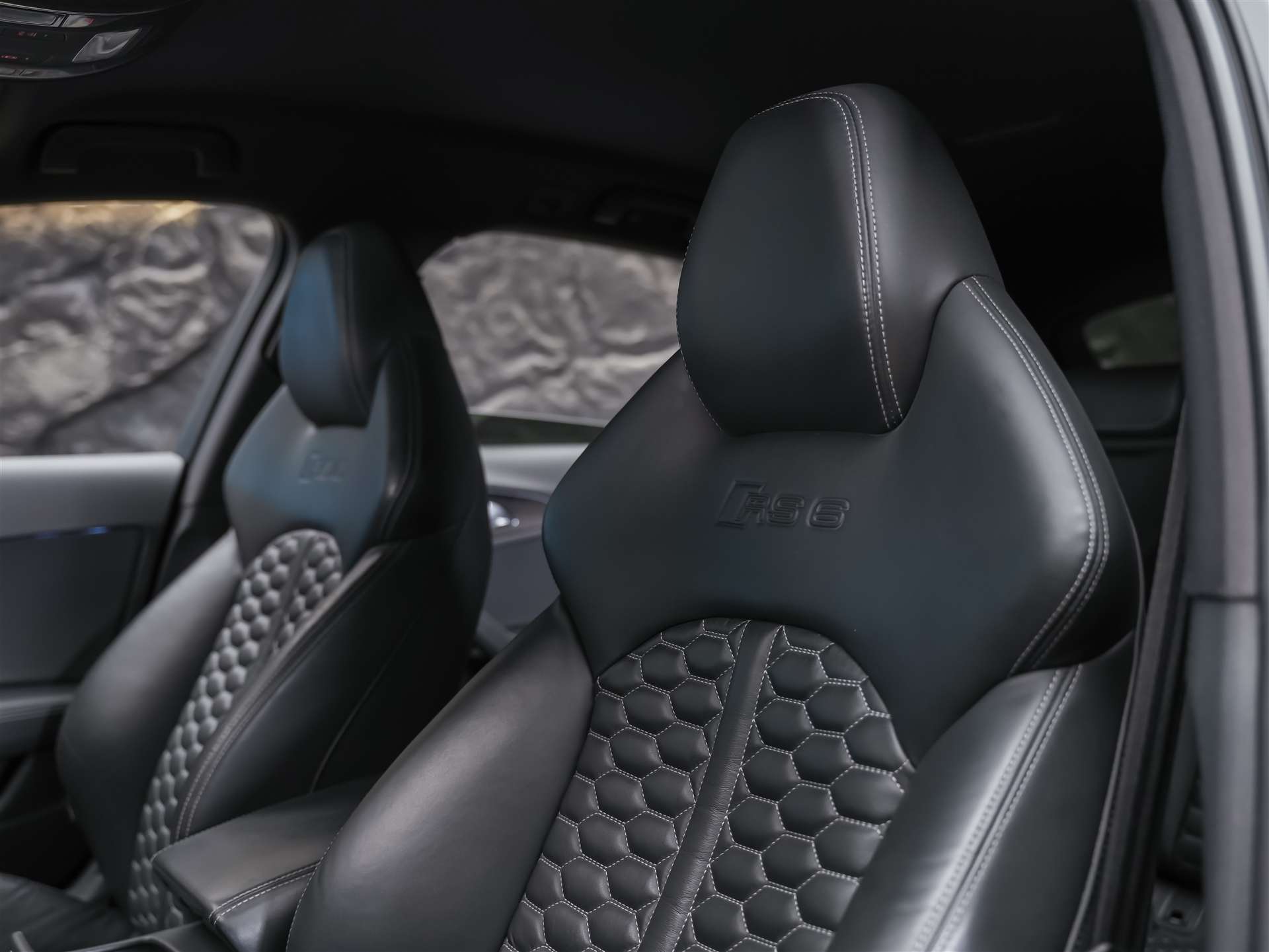 AUDI RS6 Avant 4.0 TFSI V8 quattro Tiptronic *BOSE Soundsystem*Abstandsregler*Sitzheizung*Valcona Leder*-image-10