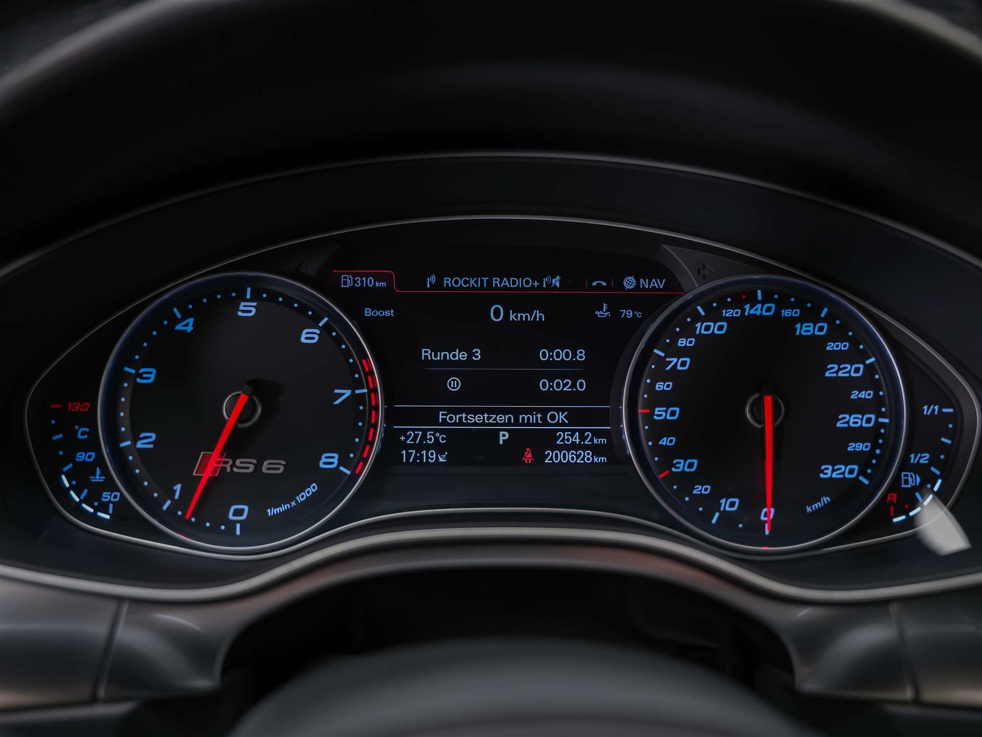 AUDI RS6 Avant 4.0 TFSI V8 quattro Tiptronic *BOSE Soundsystem*Abstandsregler*Sitzheizung*Valcona Leder*-image-33