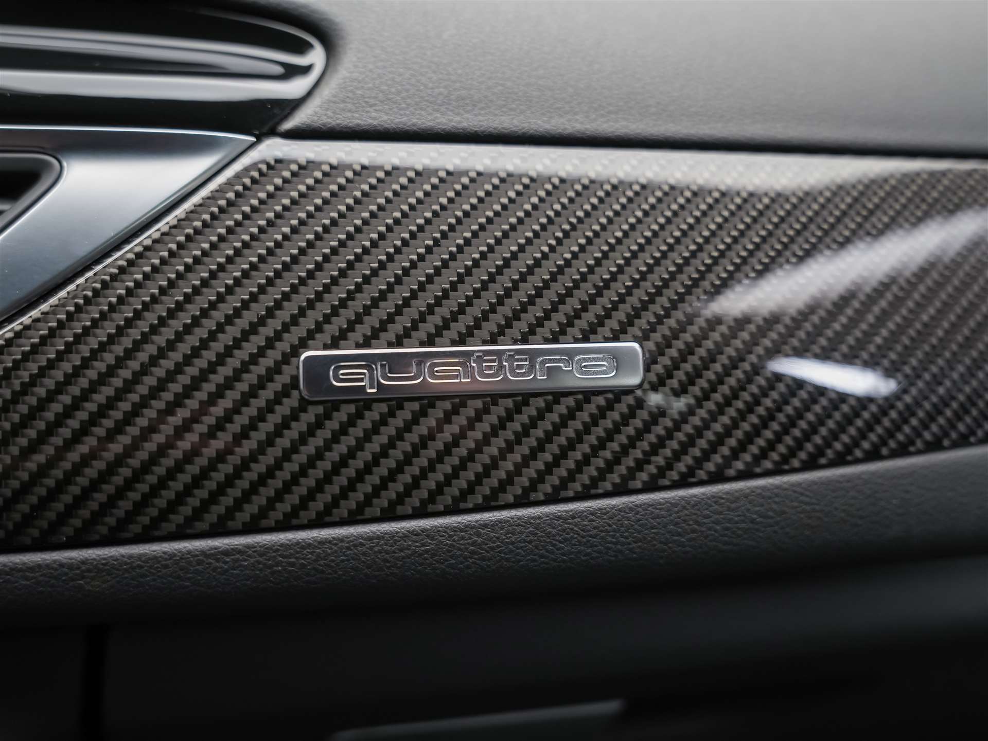 AUDI RS6 Avant 4.0 TFSI V8 quattro Tiptronic *BOSE Soundsystem*Abstandsregler*Sitzheizung*Valcona Leder*-image-24