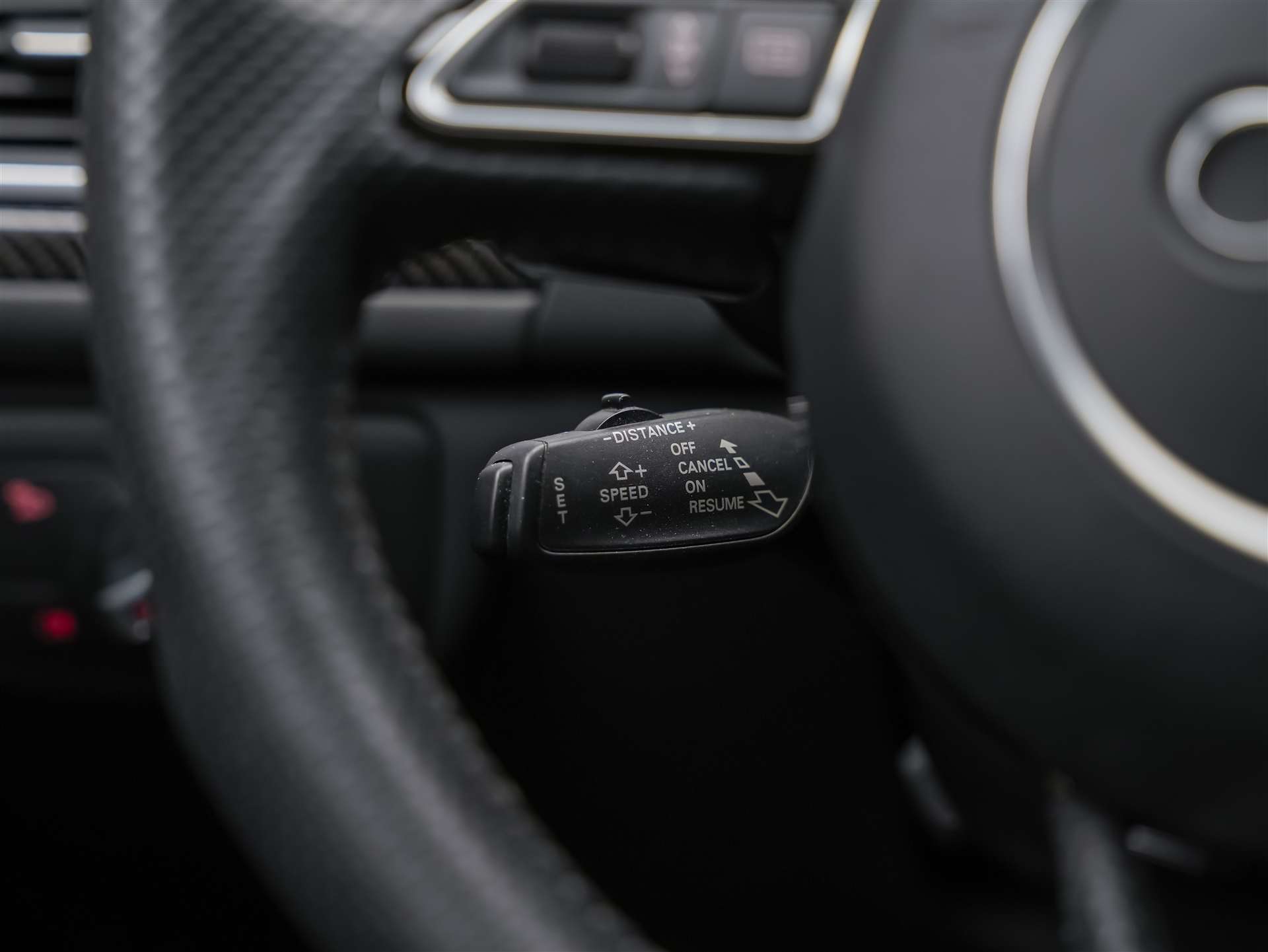AUDI RS6 Avant 4.0 TFSI V8 quattro Tiptronic *BOSE Soundsystem*Abstandsregler*Sitzheizung*Valcona Leder*-image-32