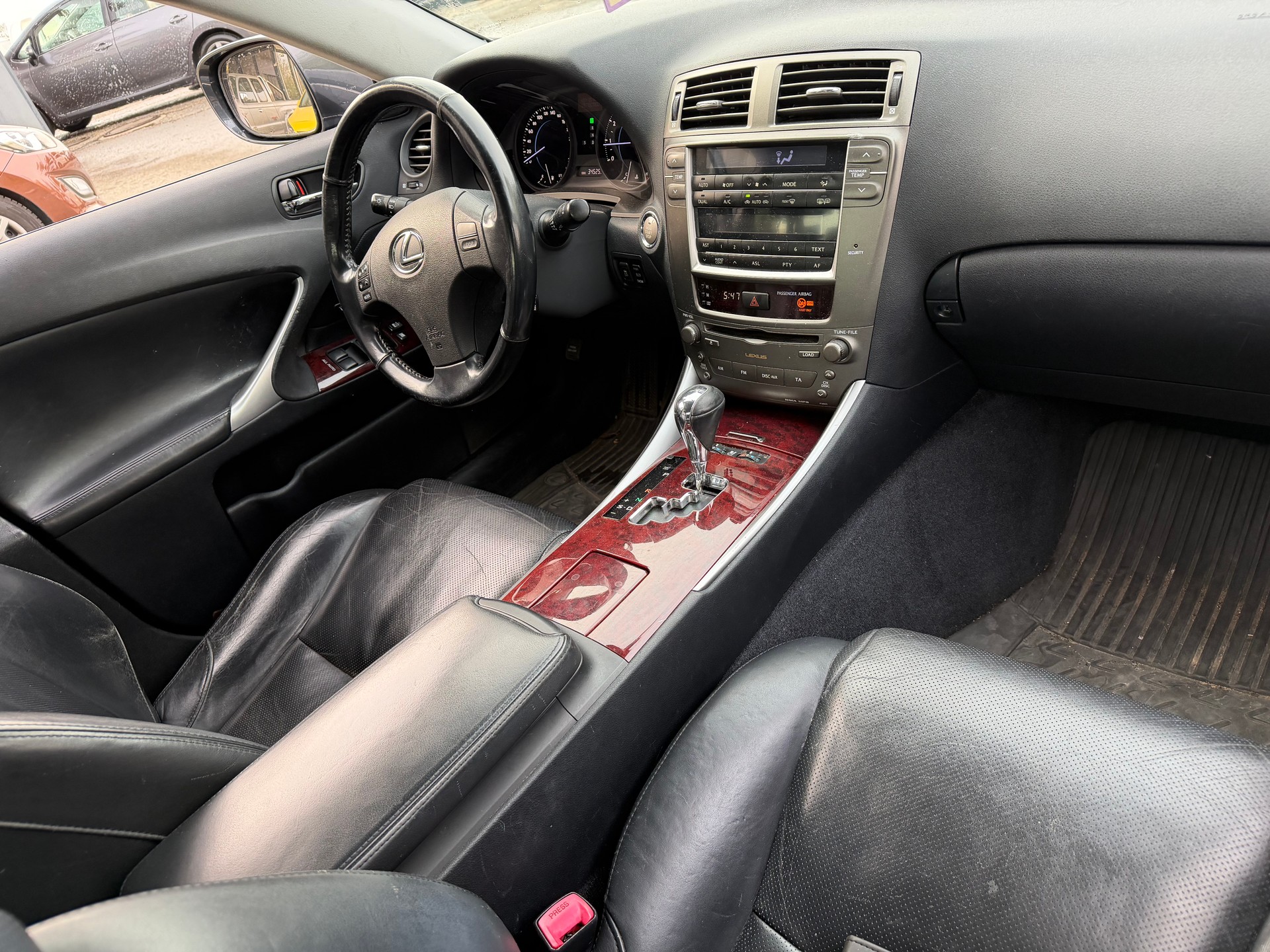 LEXUS IS 250 Sport Automatic-image-1