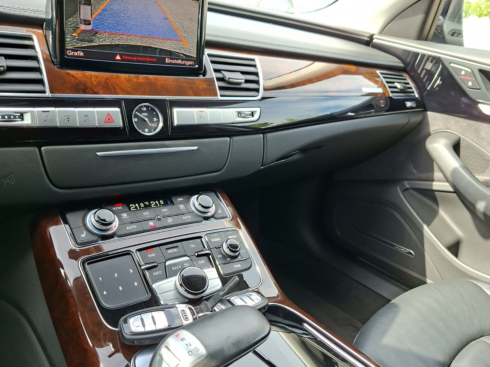 AUDI A8 3.0 TDI ultra quattro tiptronic-image-14