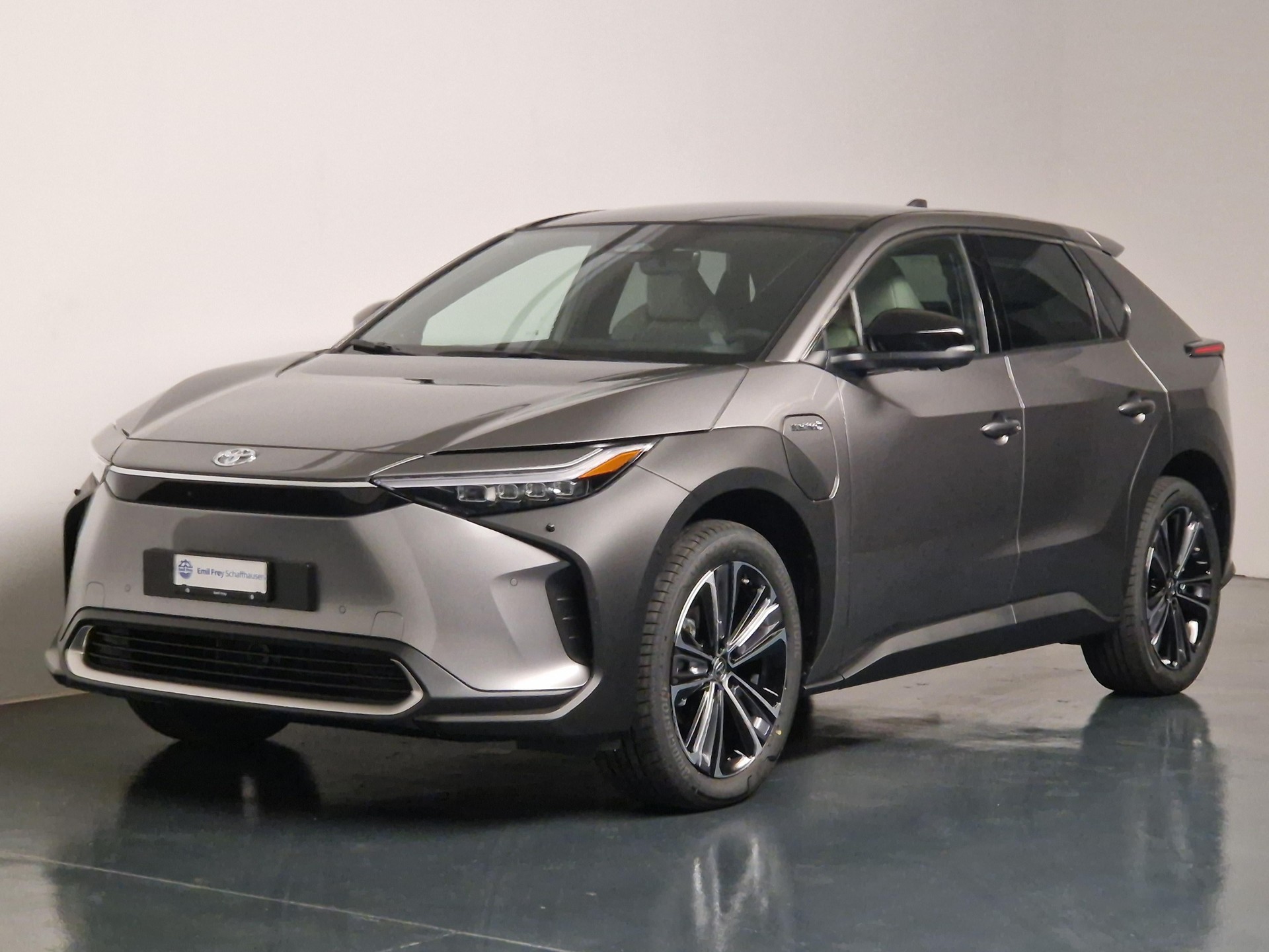 TOYOTA bZ4X Premium AWD-showroom-element-2