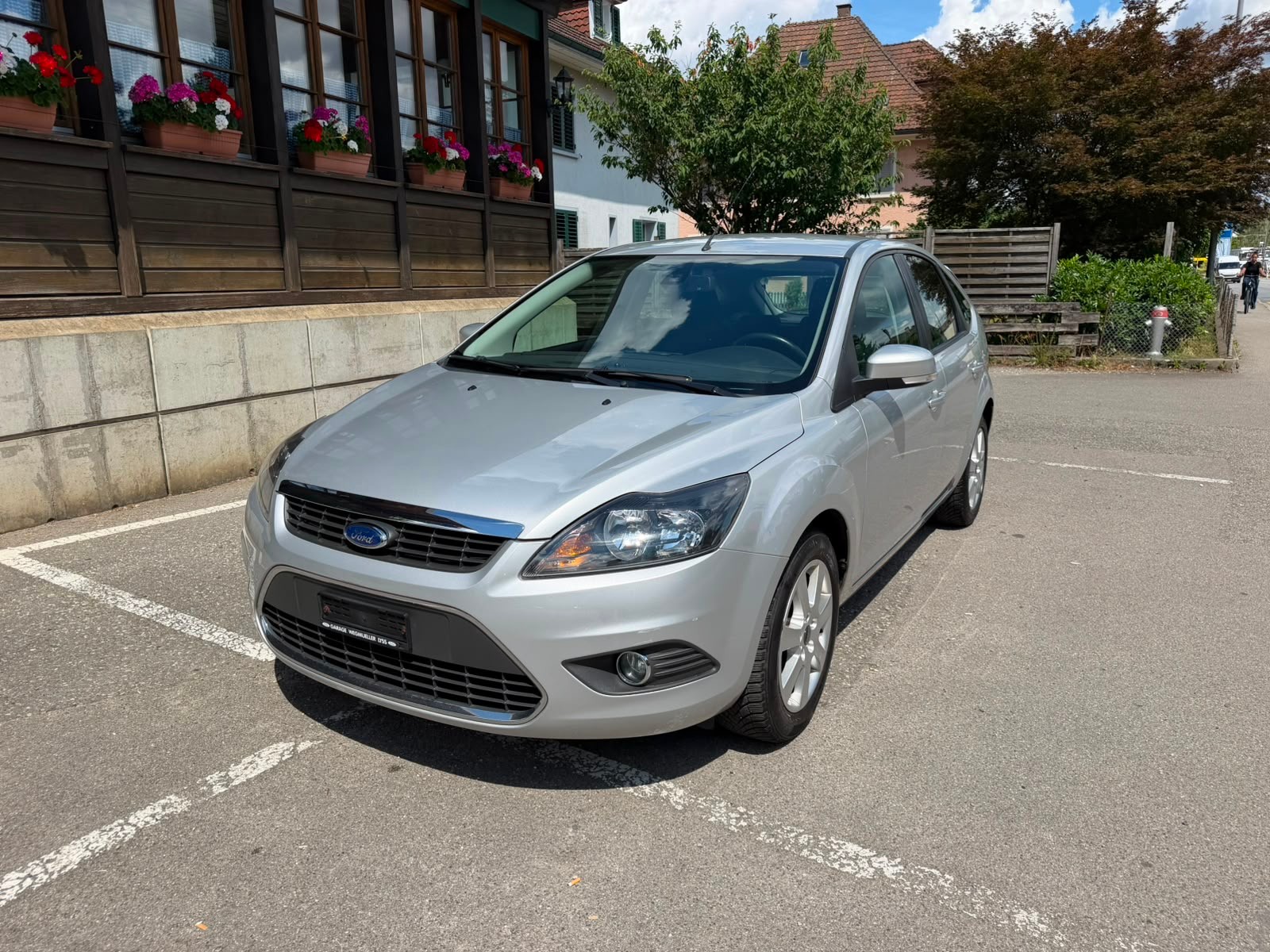 FORD Focus 2.0i Titanium-showroom-element-1