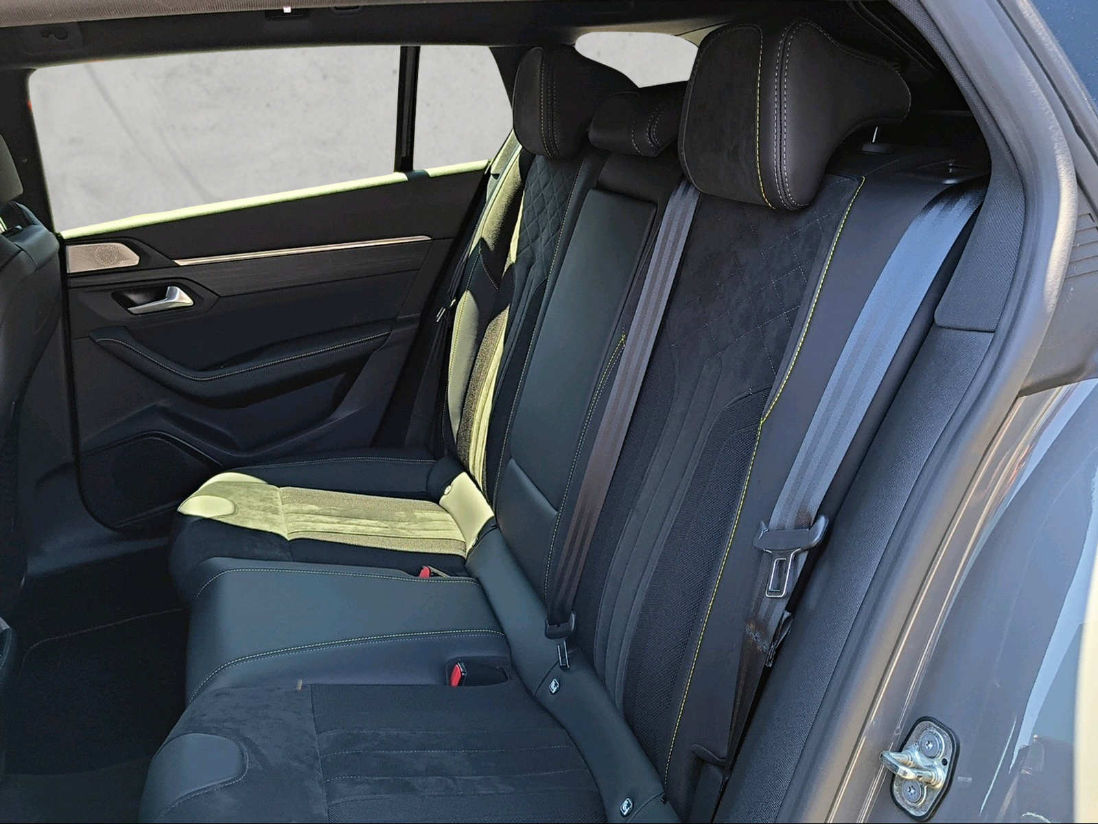PEUGEOT 508 SW 1.6 Plug-in Hybrid4 PSE-image-9