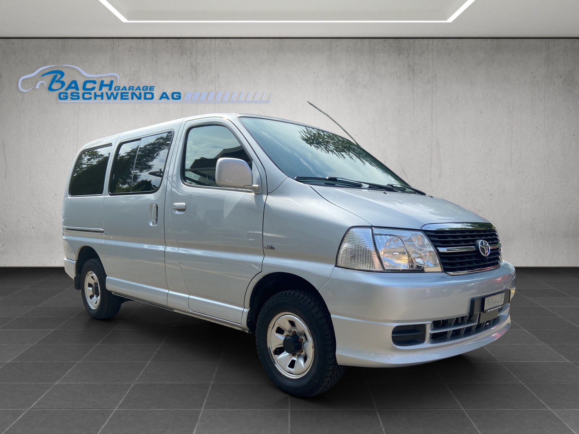 TOYOTA Hiace D-4D Wagon GL 4WD Supersalon-showroom-element-1