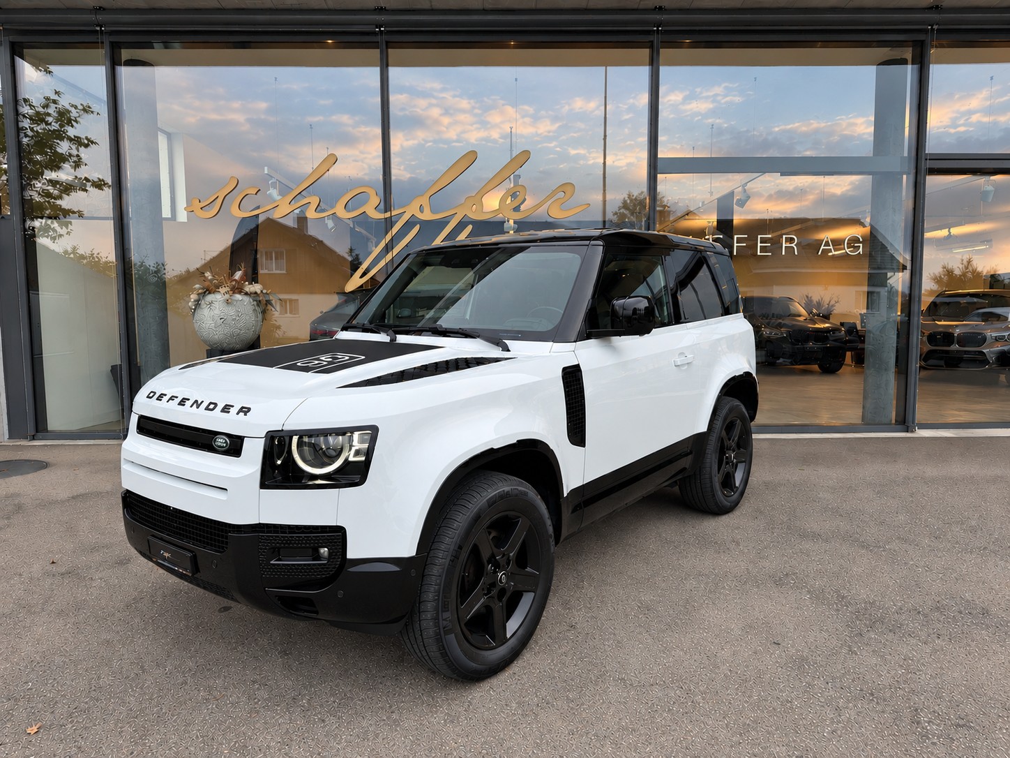 LAND ROVER Defender 90 3.0D I6 200 SE AT8