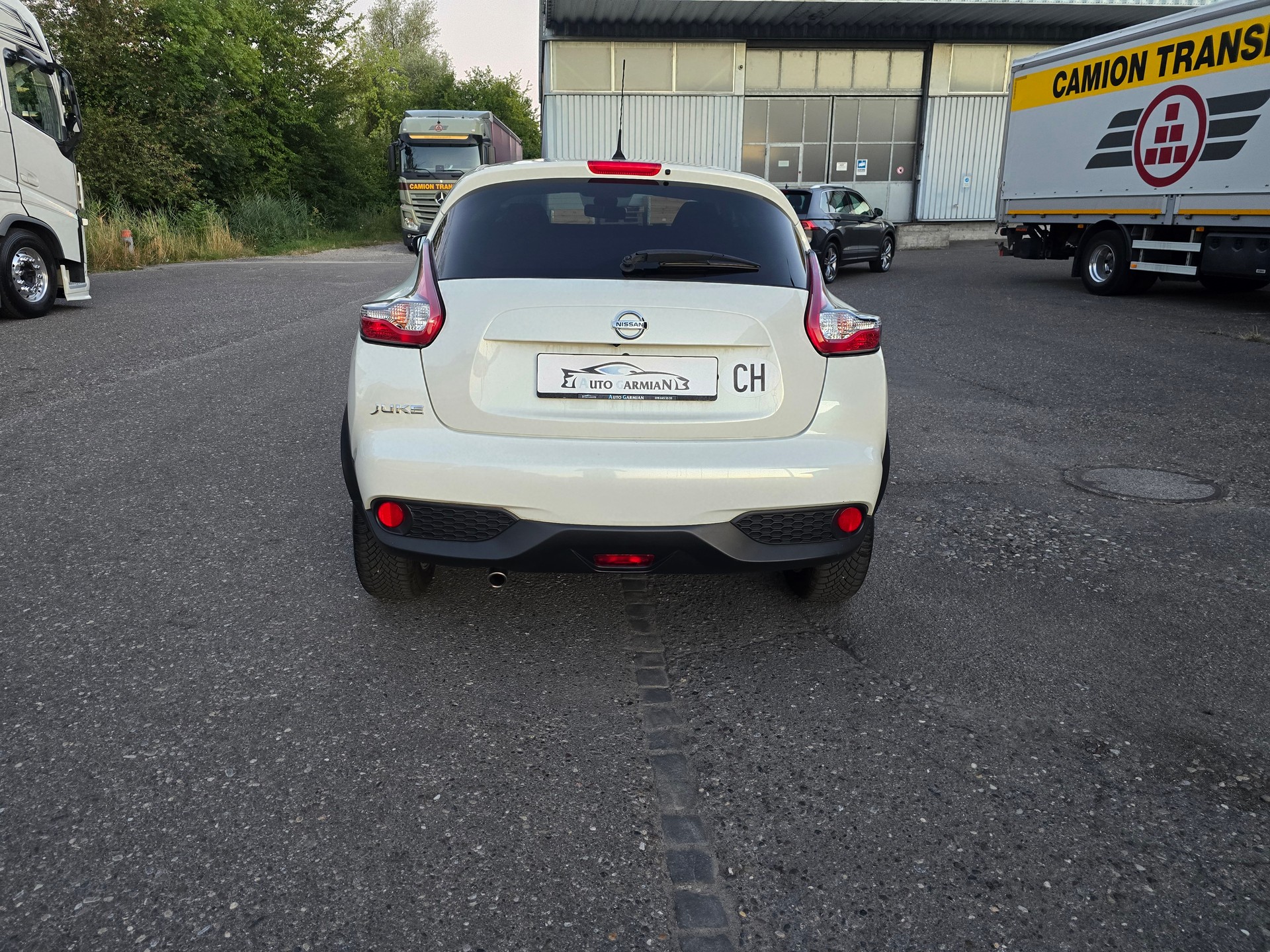 NISSAN Juke 1.6 N-Connecta Xtronic M-CVT-showroom-element-3
