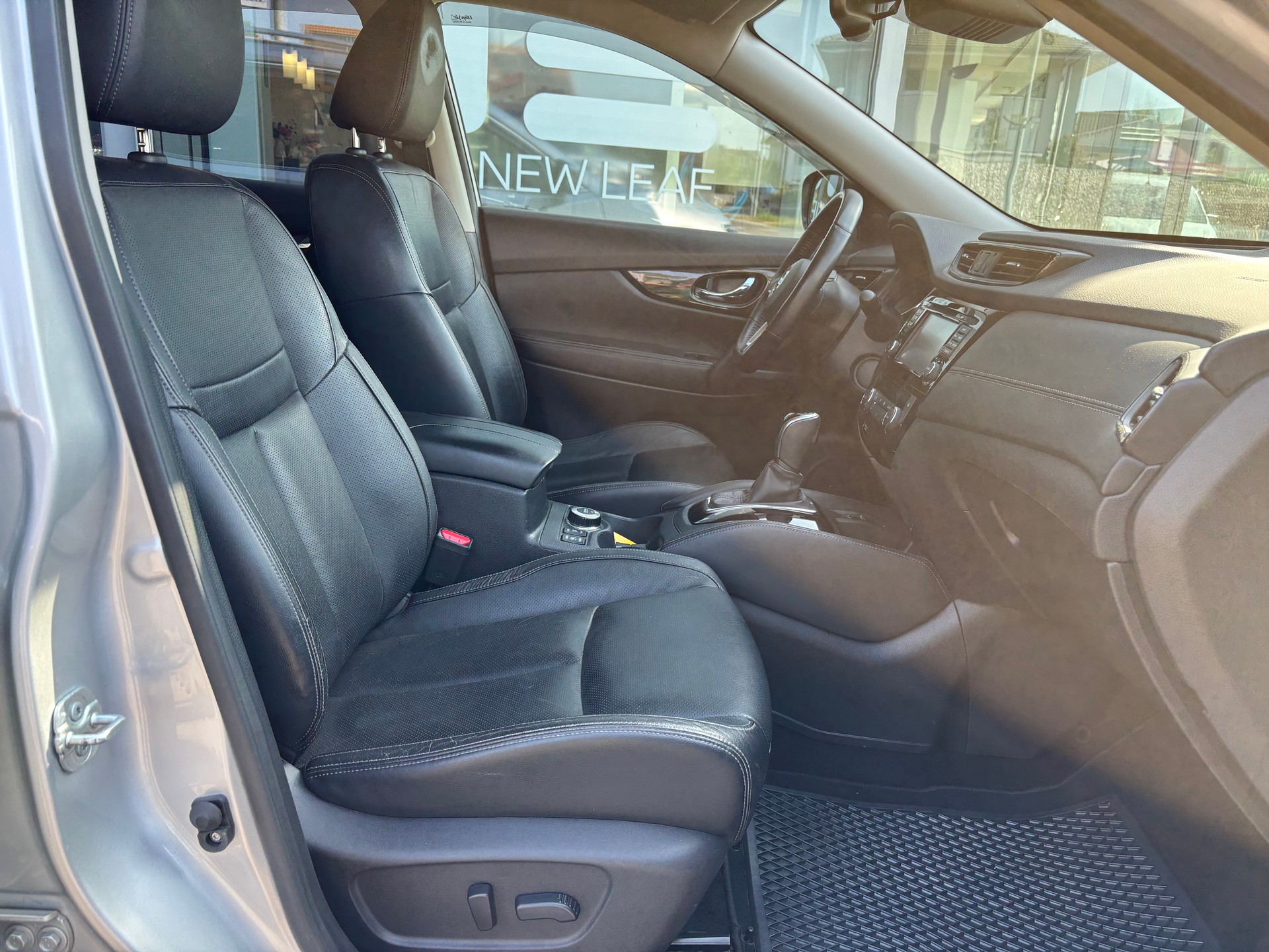 NISSAN X-Trail 2.0dCi tekna 4x4-image-6