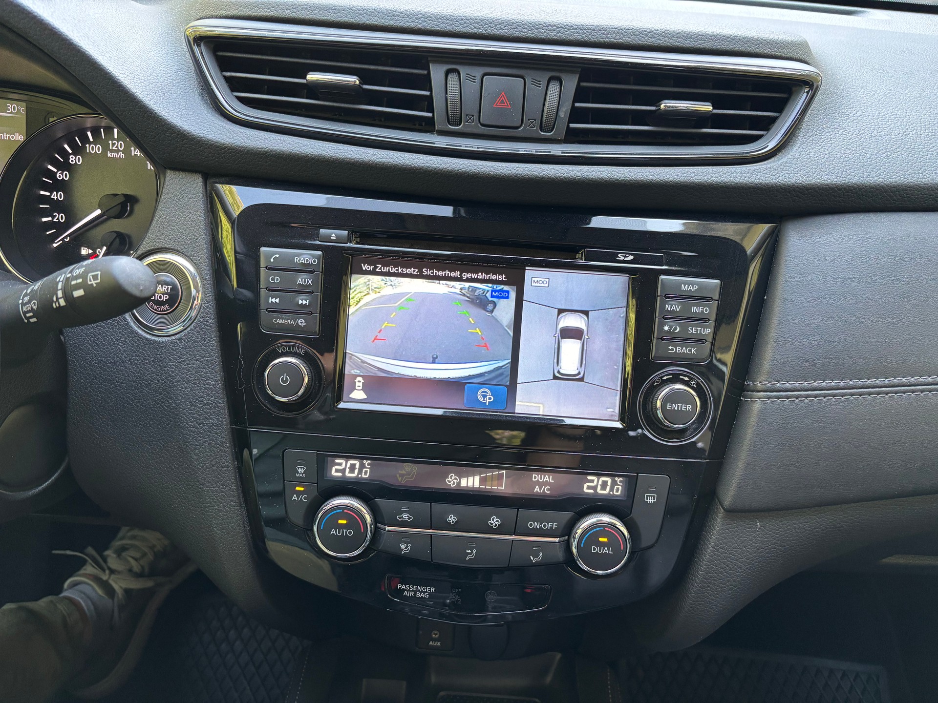 NISSAN X-Trail 2.0dCi tekna 4x4-image-10