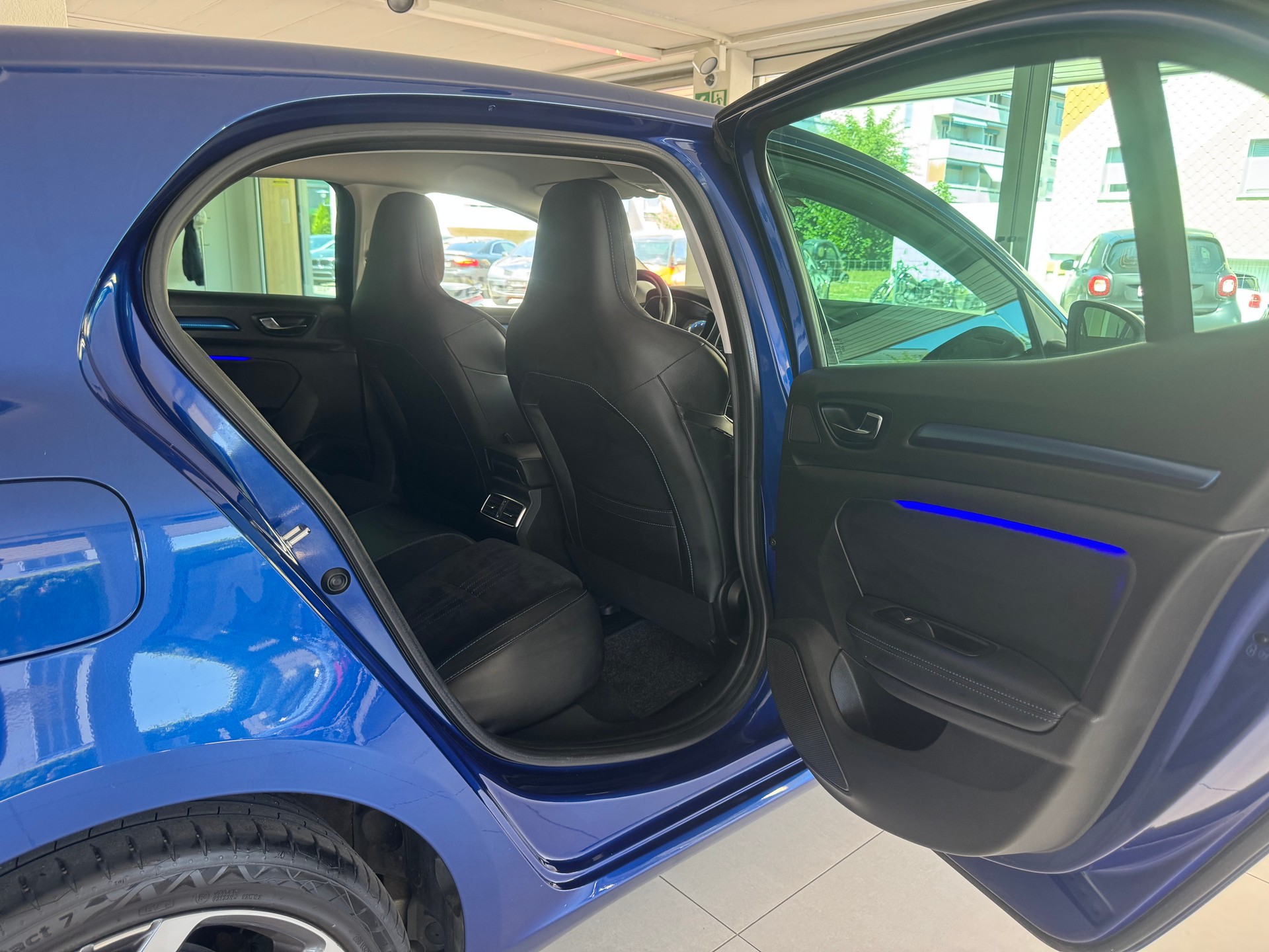 RENAULT Mégane 1.6 16V Turbo GT EDC-image-19