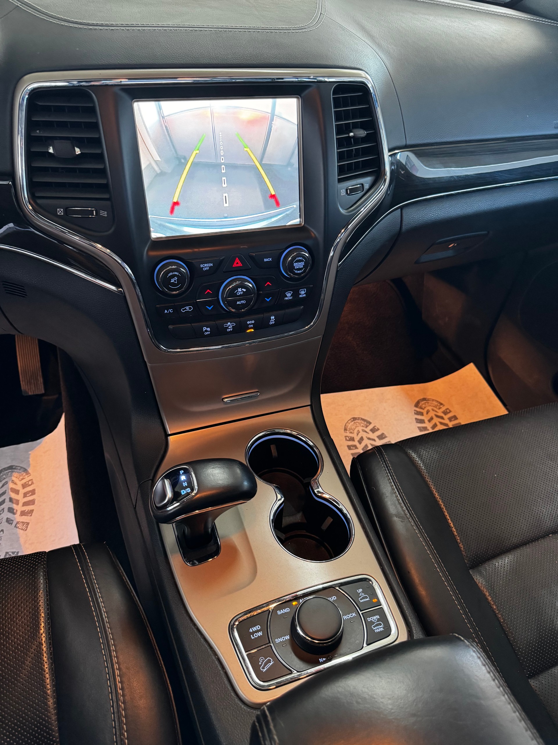 JEEP Grand Cherokee 3.0 CRD Overland Automatic-image-16