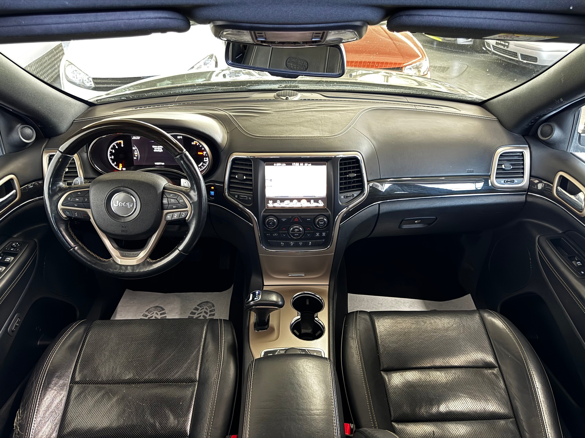 JEEP Grand Cherokee 3.0 CRD Overland Automatic-image-14