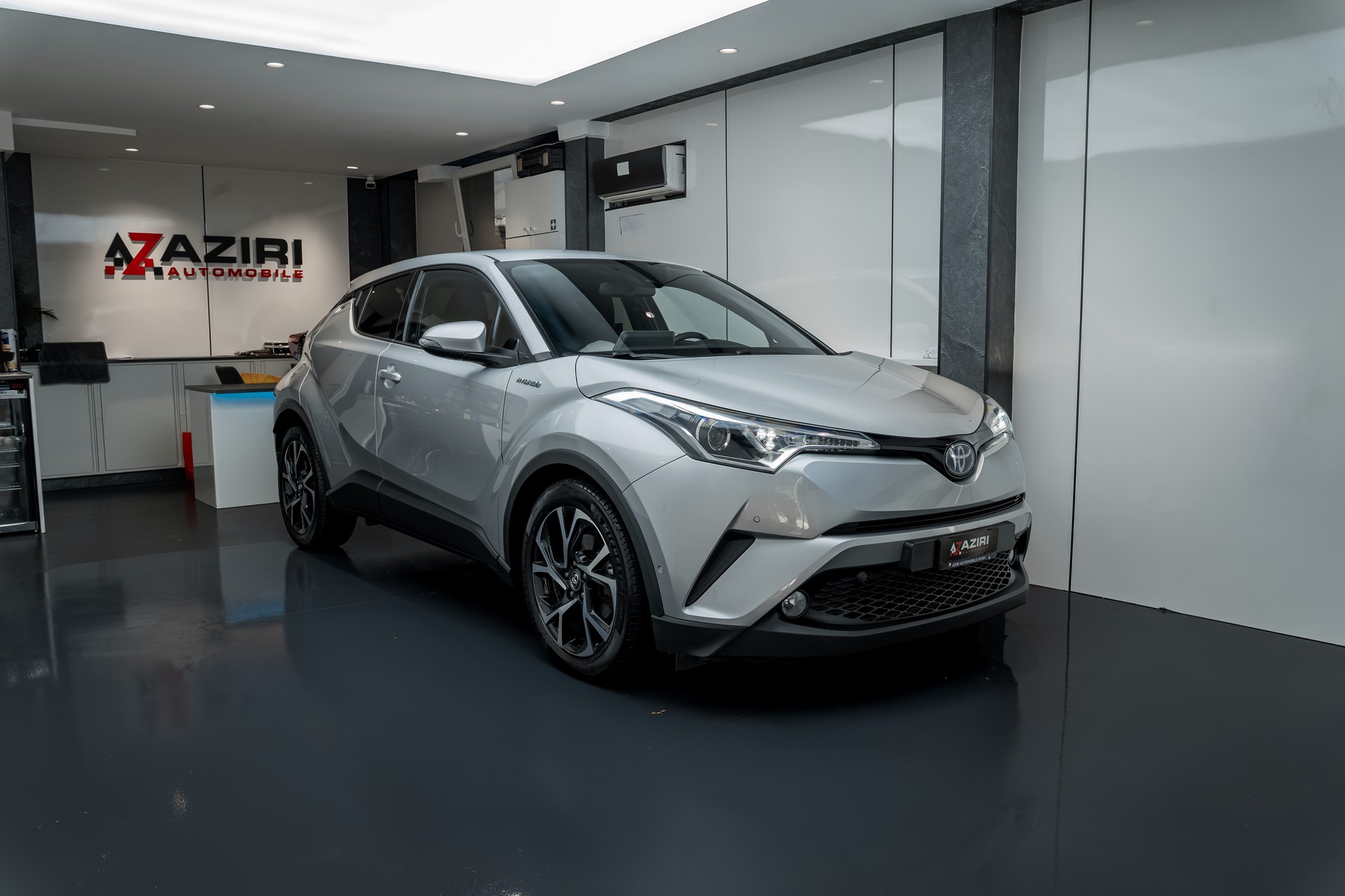 TOYOTA C-HR 1.8 HSD Style CVT-showroom-element-2