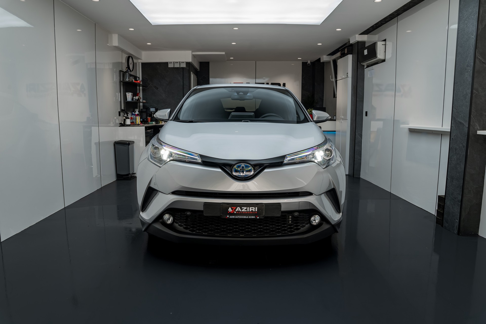 TOYOTA C-HR 1.8 HSD Style CVT-showroom-element-1