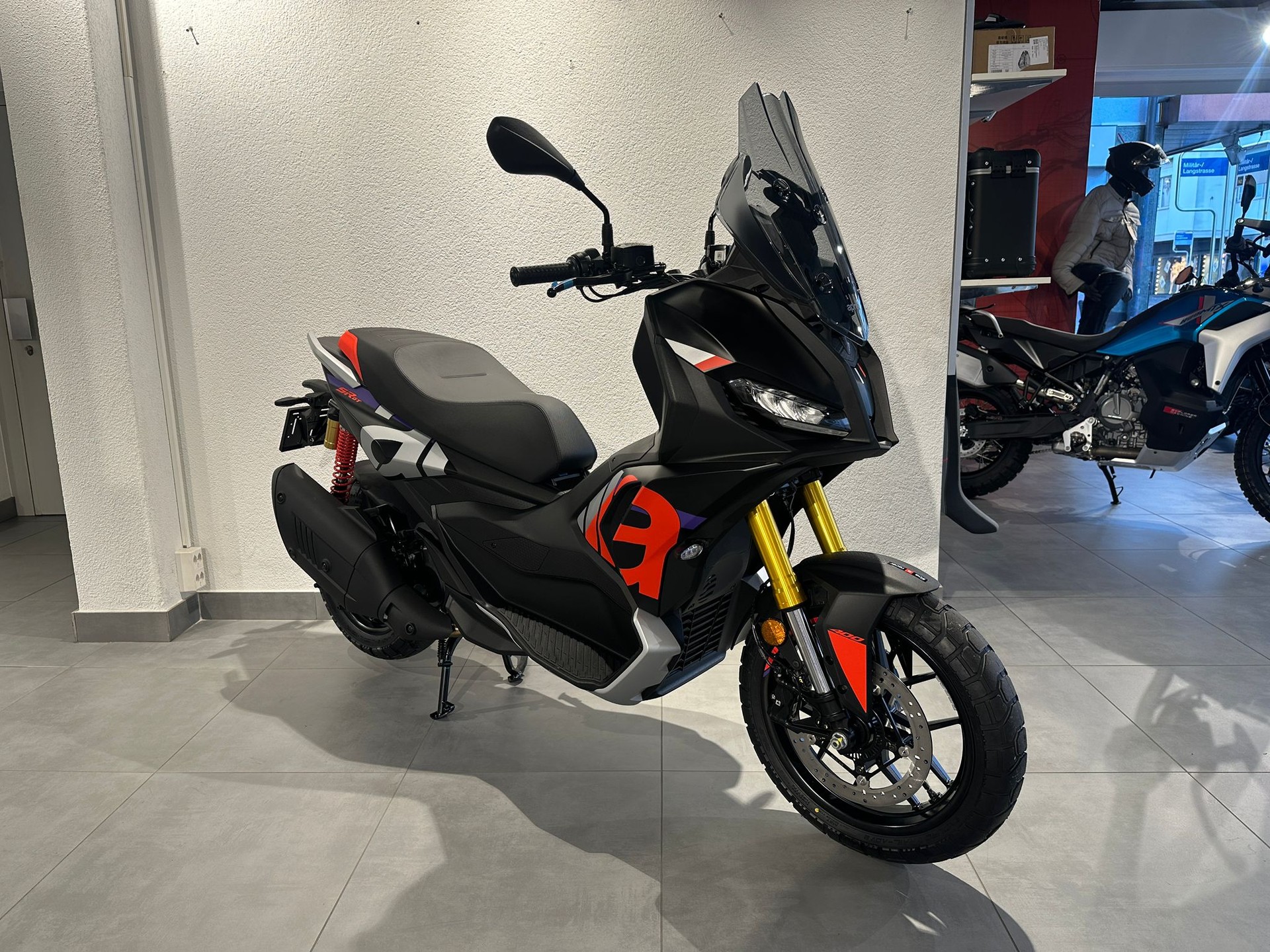 APRILIA Aprilia SR GT 400 Replica | Neu | Ab Lager Verfügbar | Adventure Roller | Garantie-image-0