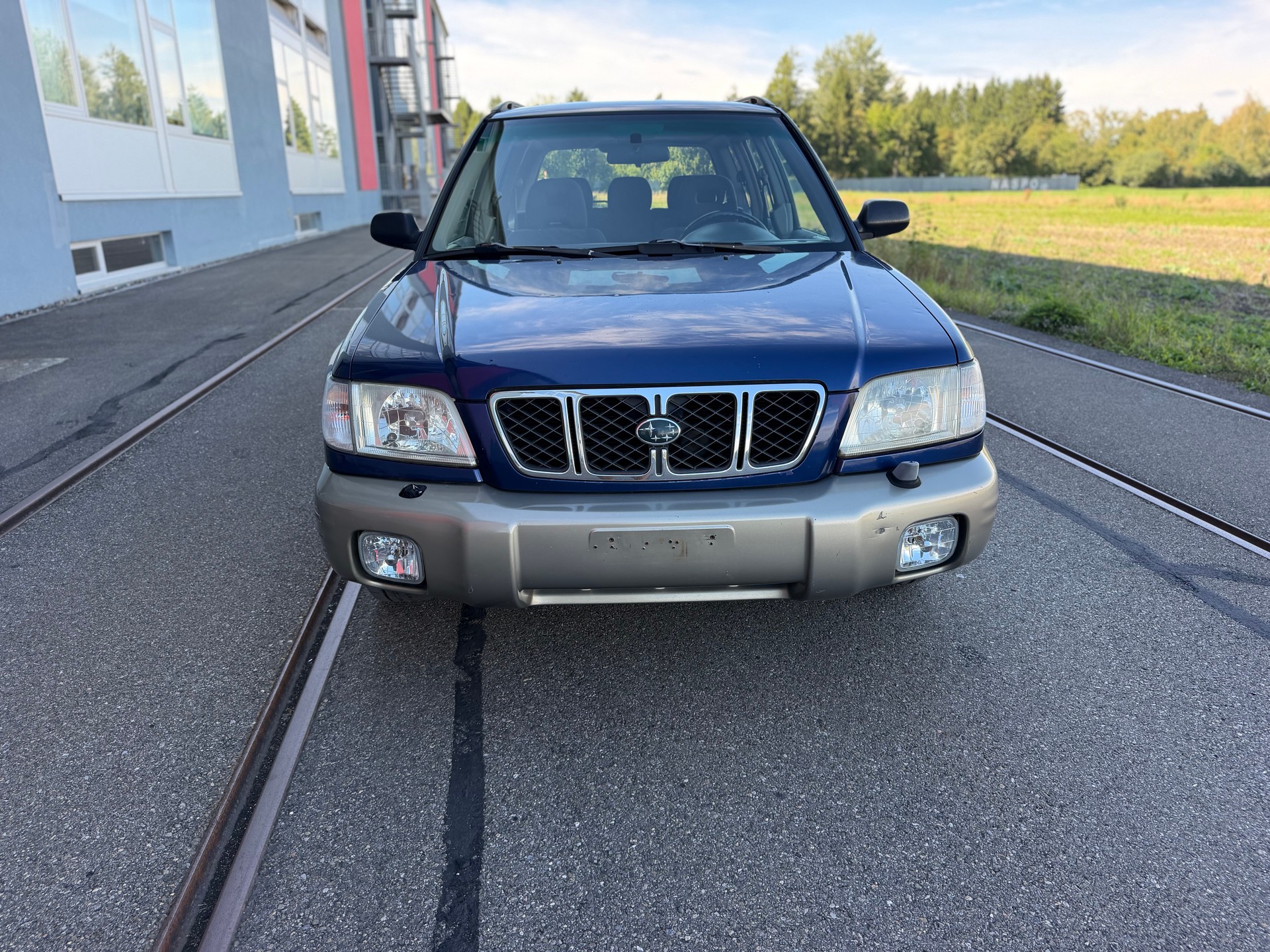 SUBARU Forester 2.0 Comfort Automatic-showroom-element-1