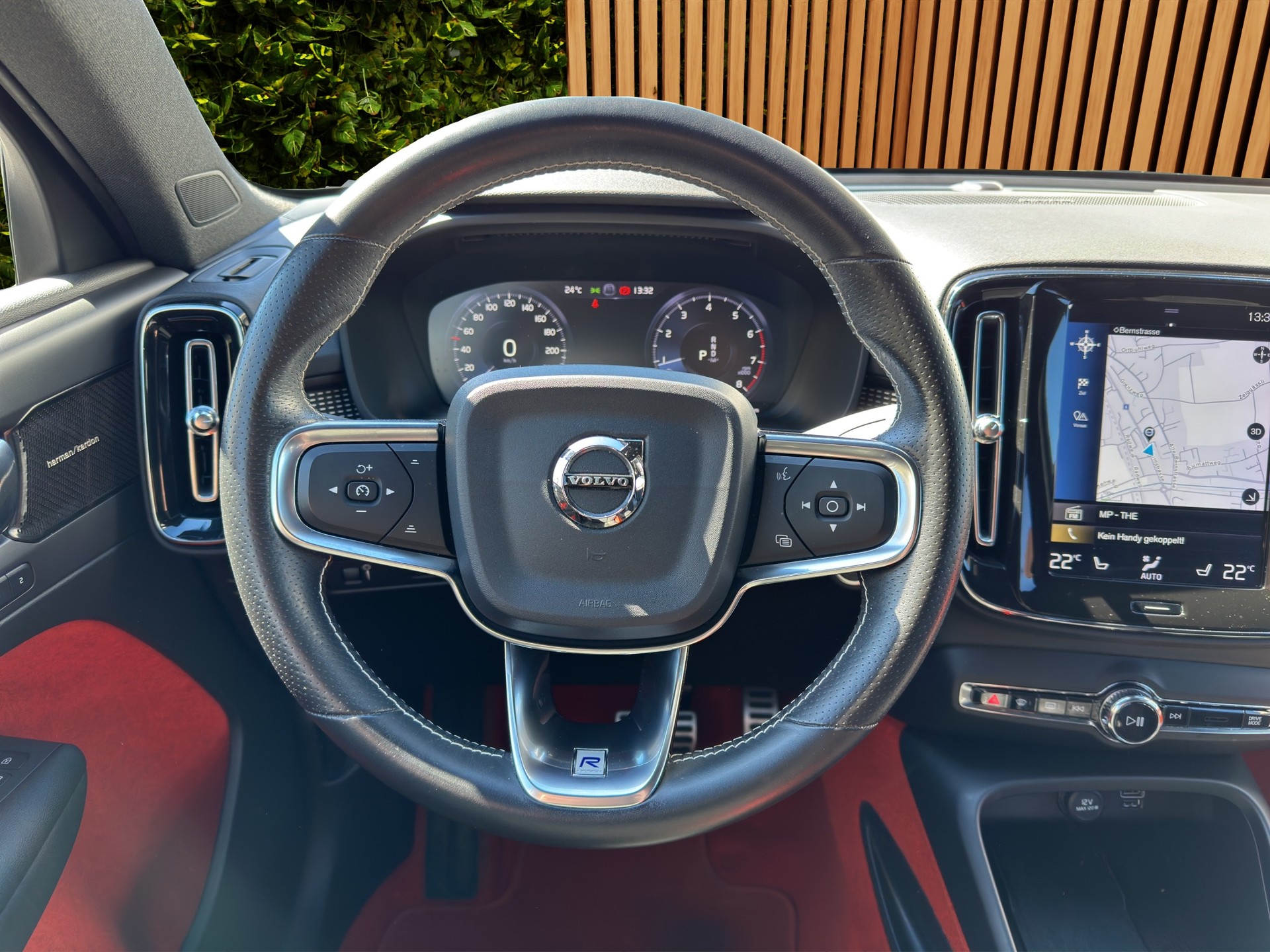 VOLVO XC40 2.0 T4 R-Design AWD-image-10