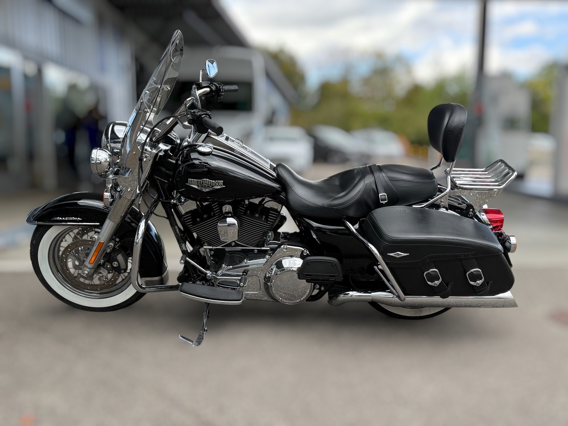 HARLEY-DAVIDSON FLHRC Road King Classic 103 ABS-image-11
