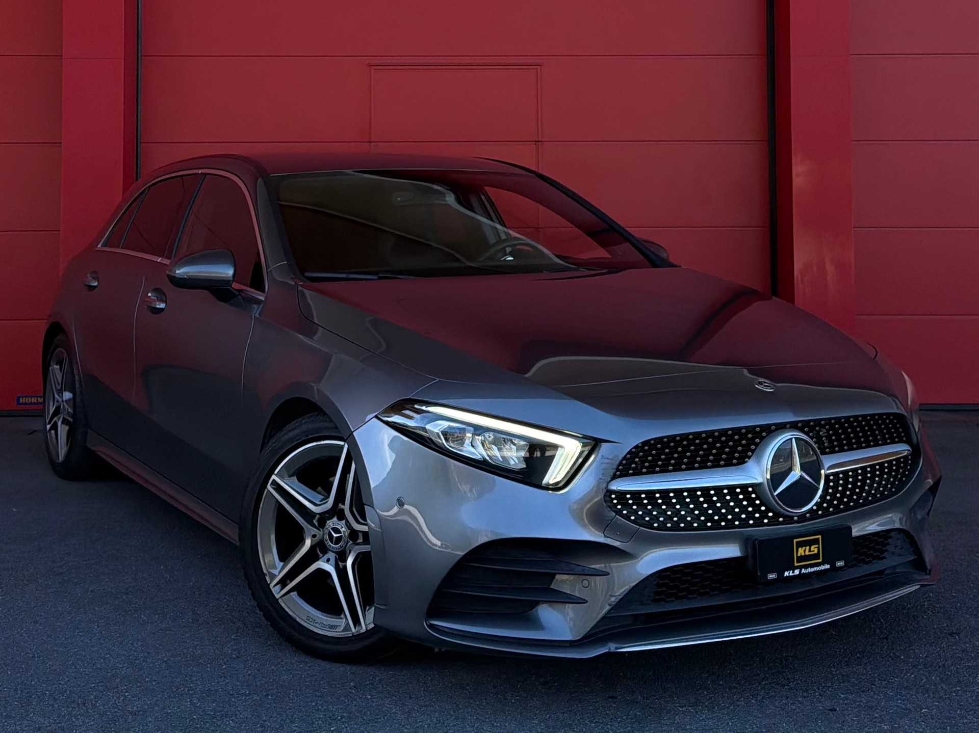 MERCEDES-BENZ A 180 AMG Line 7G-DCT *CH-Fahrzeug*