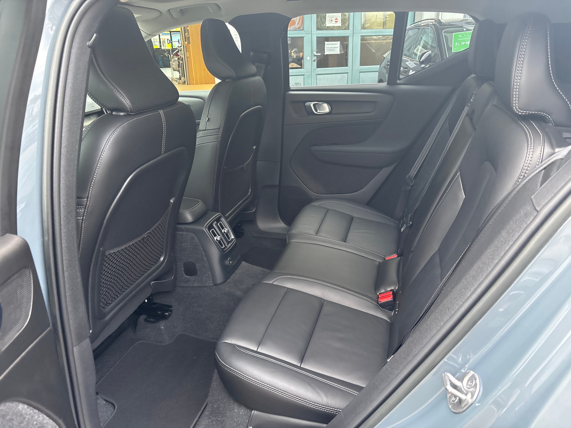VOLVO XC40 T5 PHEV Ultimate Bright DCT-image-16