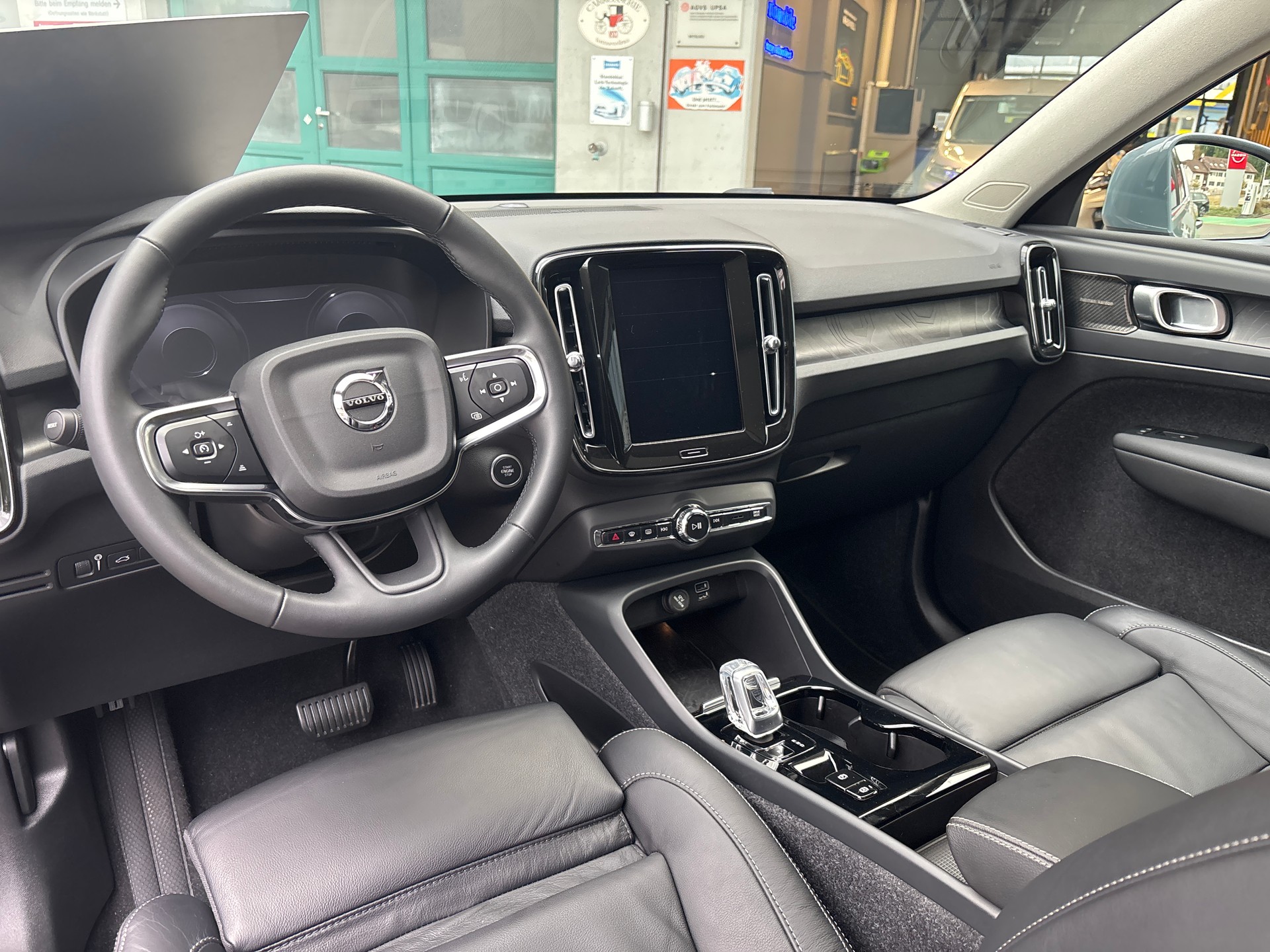VOLVO XC40 T5 PHEV Ultimate Bright DCT-image-9