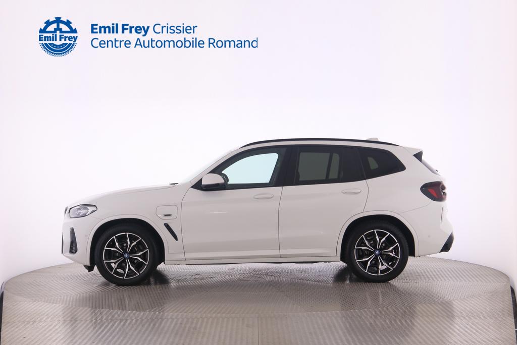 BMW X3 30e xDrive-showroom-element-2