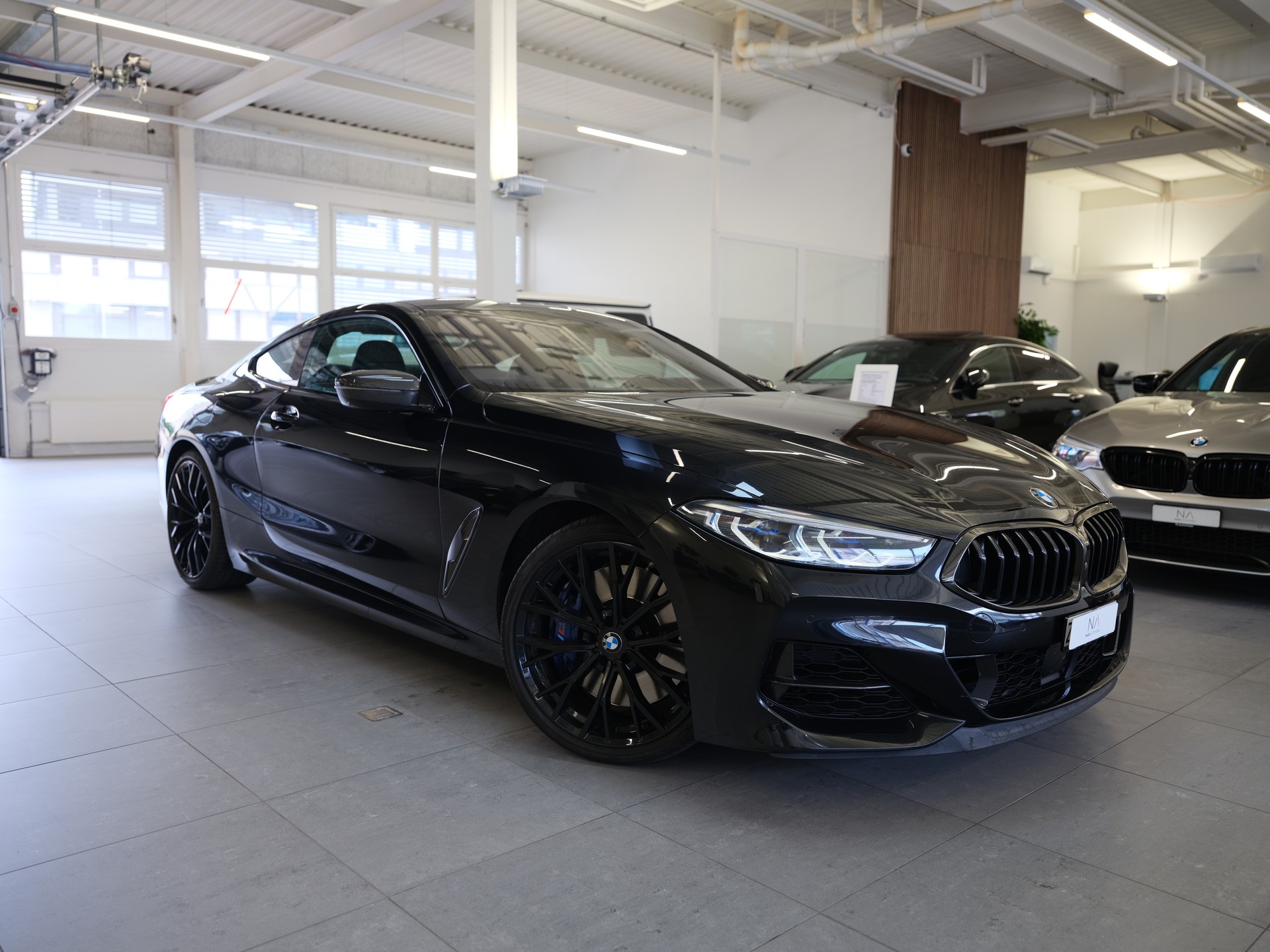 BMW M850i xDrive Steptronic *BLACK-SAPPHIRE*