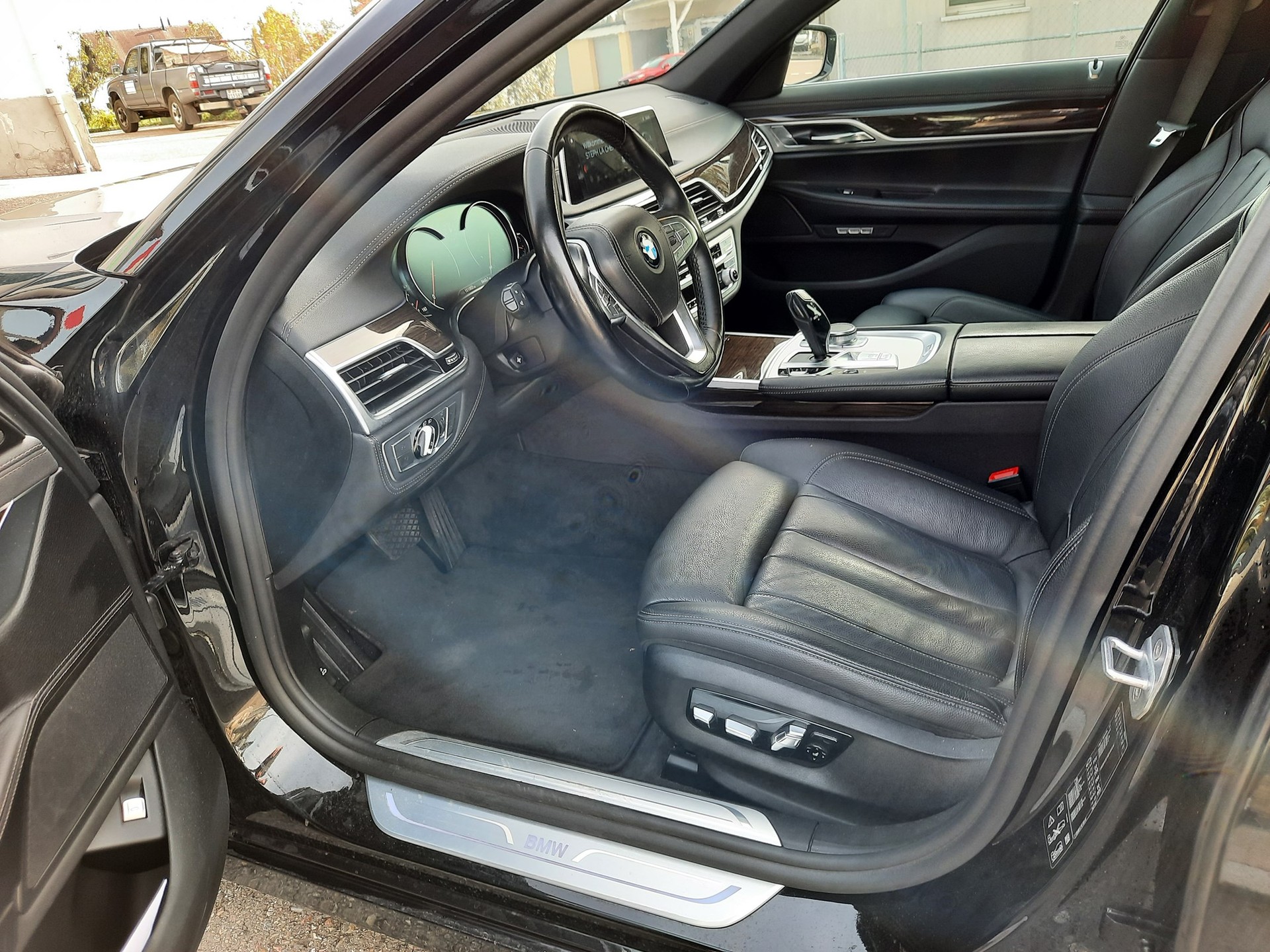 BMW 730d xDrive Steptronic-image-12
