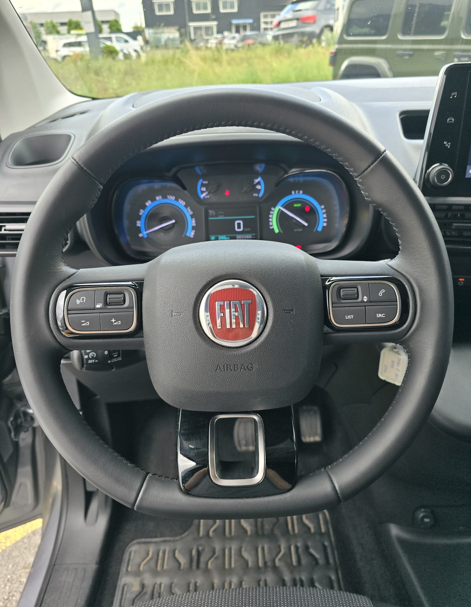 FIAT E-Doblo L1 50kWh 800kg Launch Edition-image-8