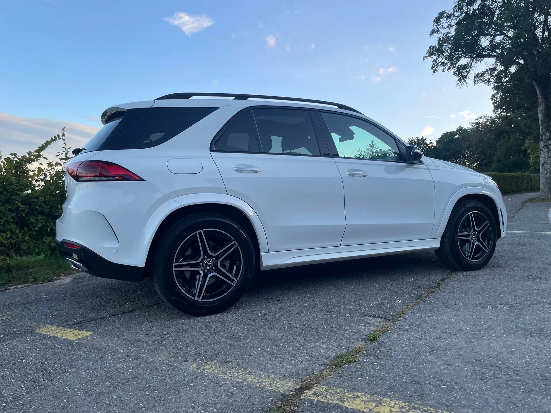 MERCEDES-BENZ GLE 400 d 4Matic AMG Line 9G-Tronic-image-2