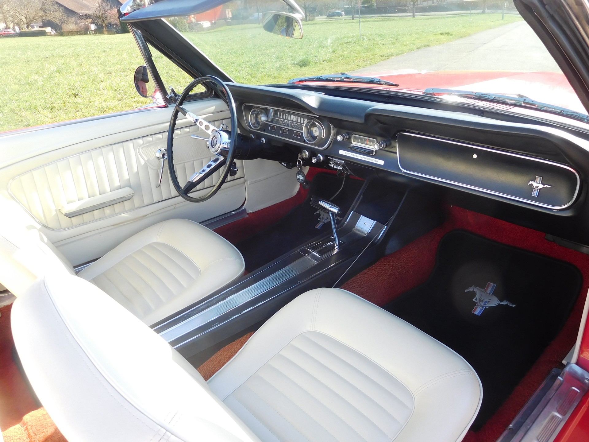 FORD MUSTANG V8 Cabrio-image-10