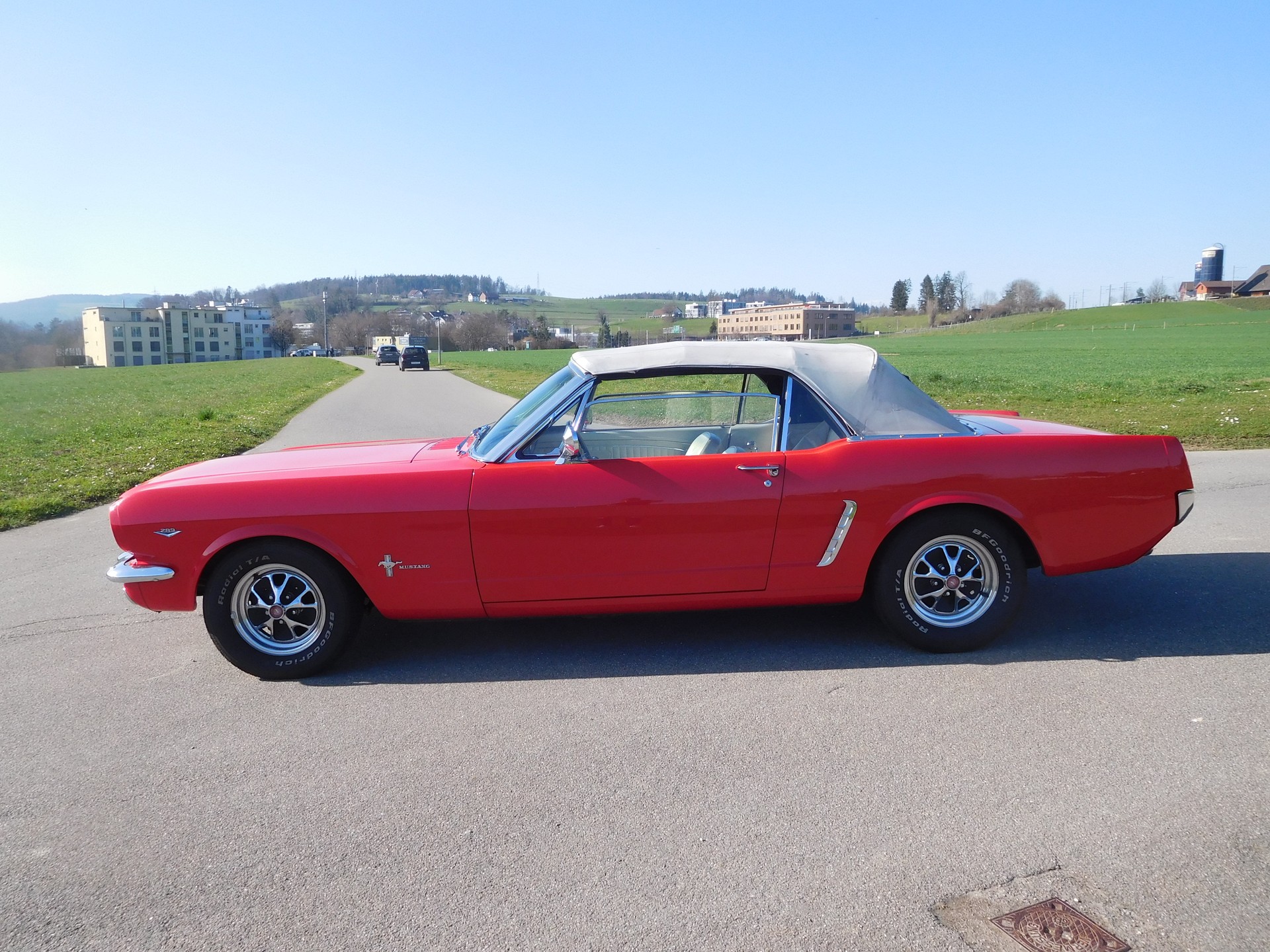 FORD MUSTANG V8 Cabrio-image-8