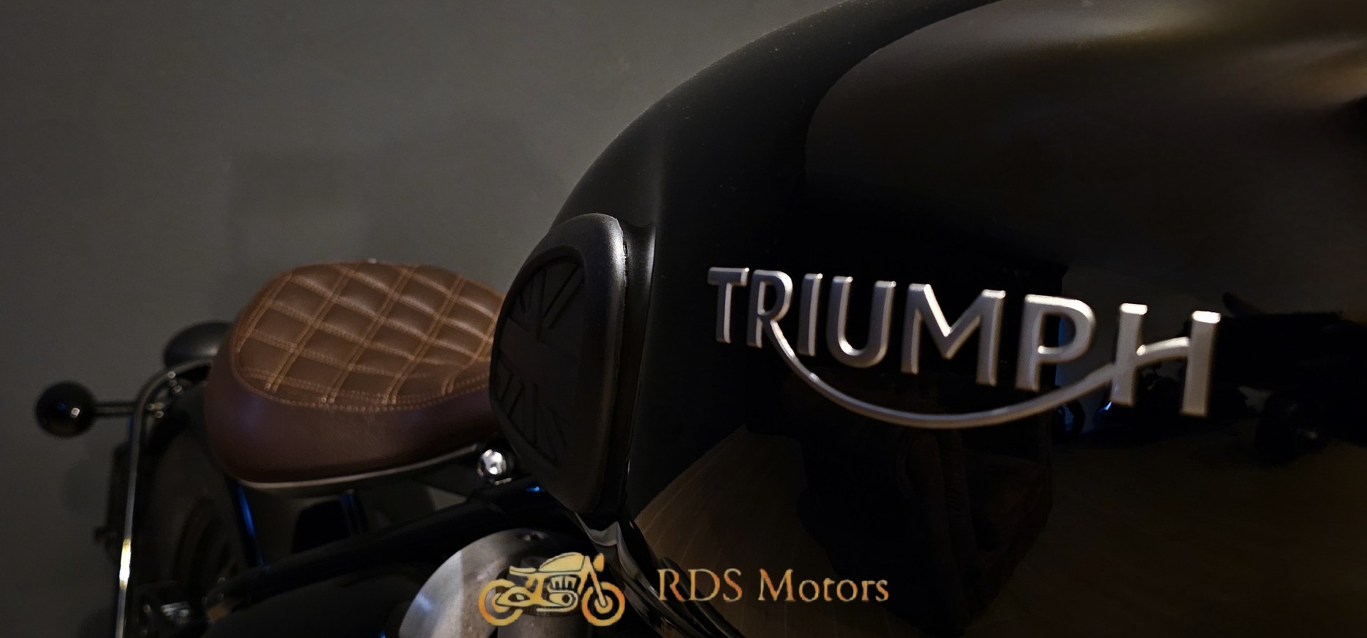 TRIUMPH Bonneville 1200 Bobber-image-7