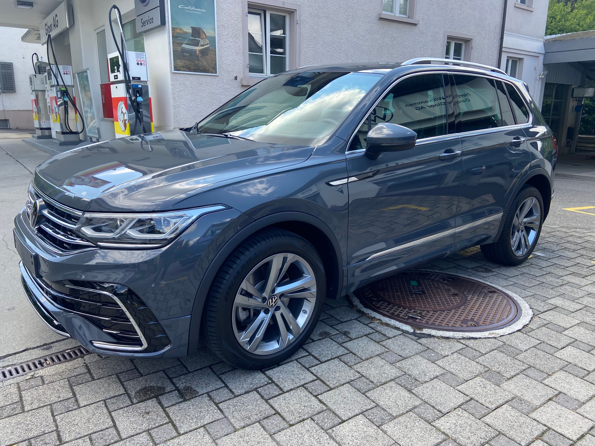 VW Tiguan 2.0TSI R-Line 4Motion DSG-showroom-element-2