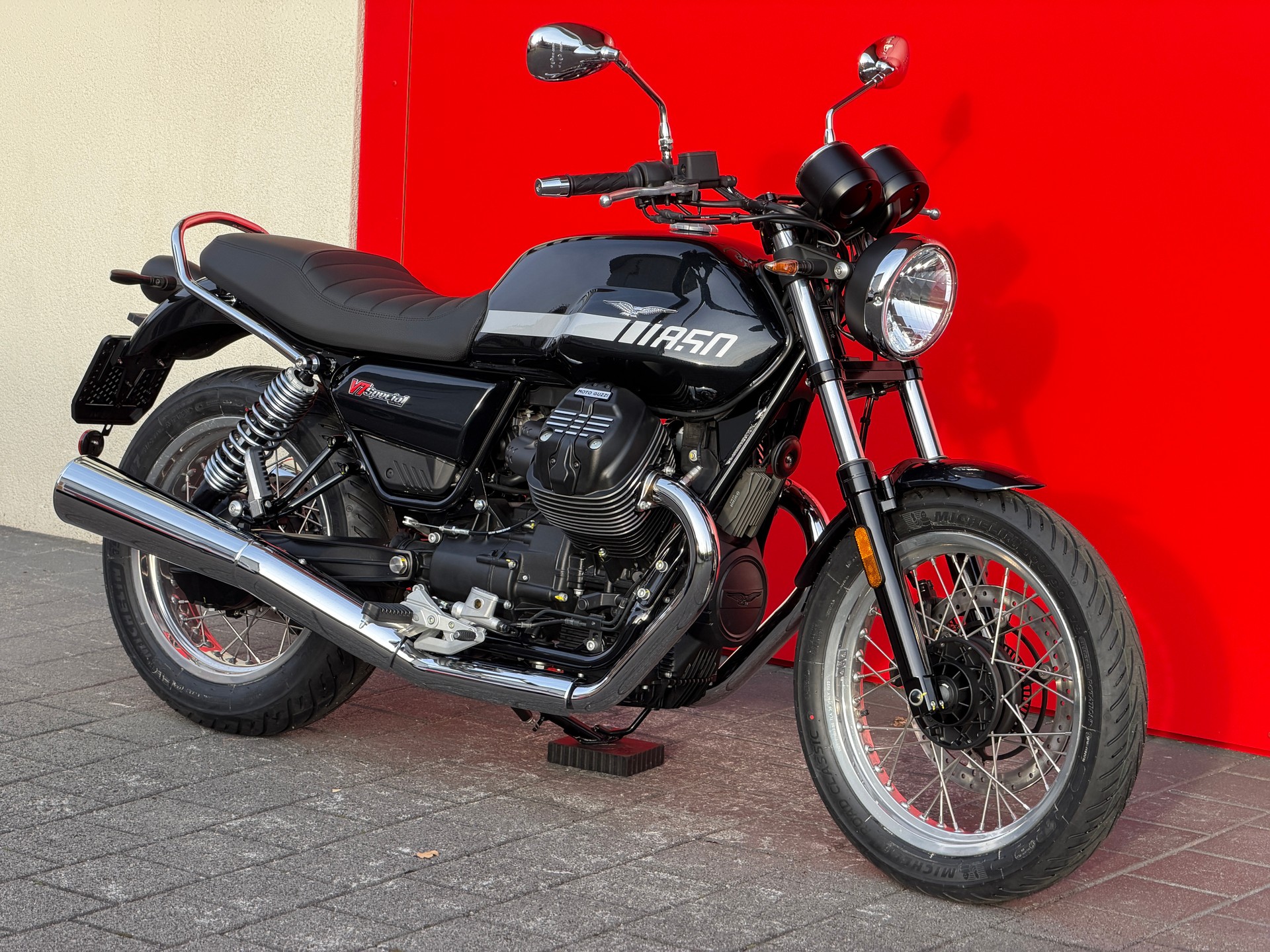 MOTO GUZZI V7 IV 850 Special-image-11
