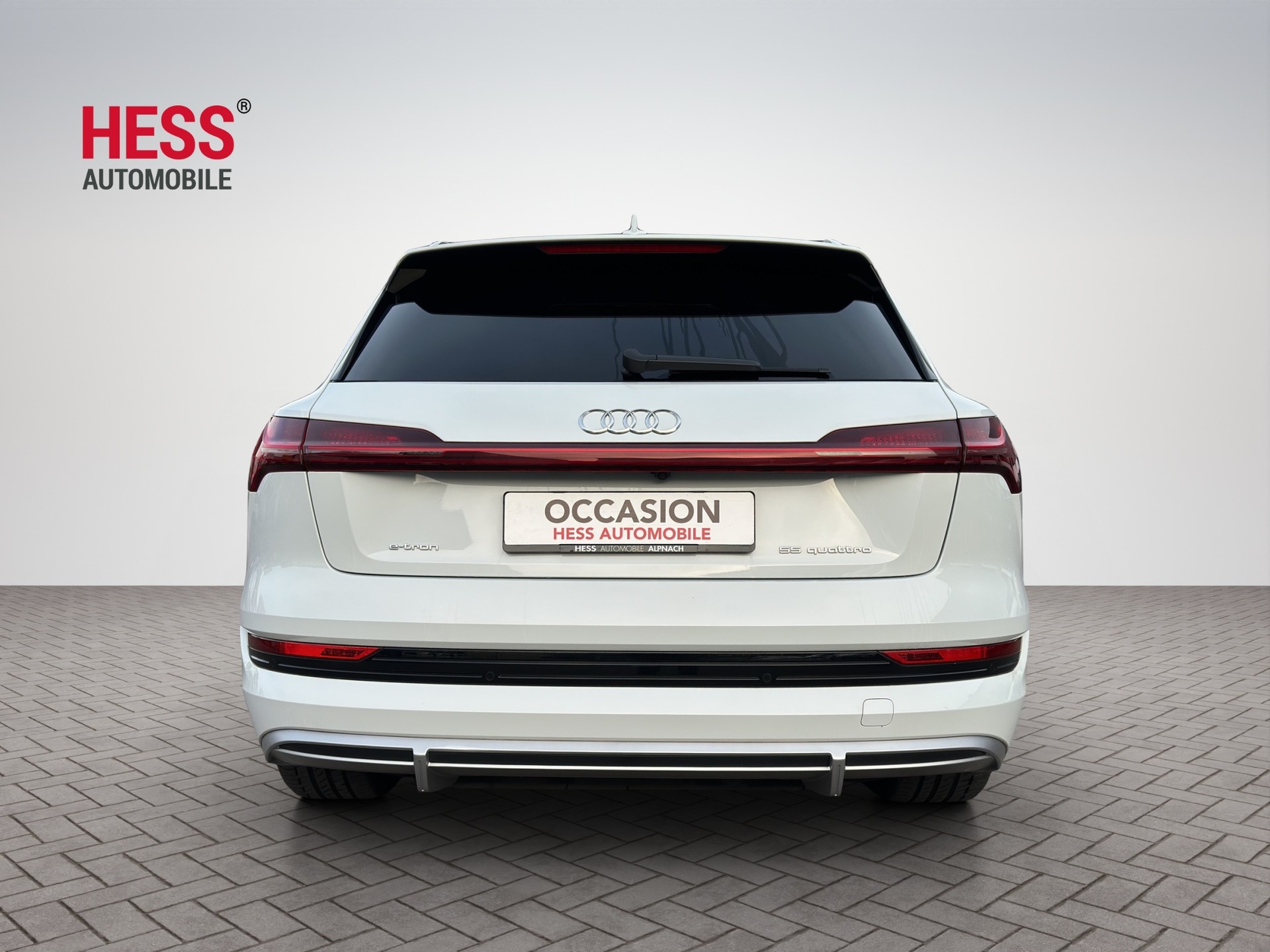 AUDI e-tron 55 S Line quattro-image-5