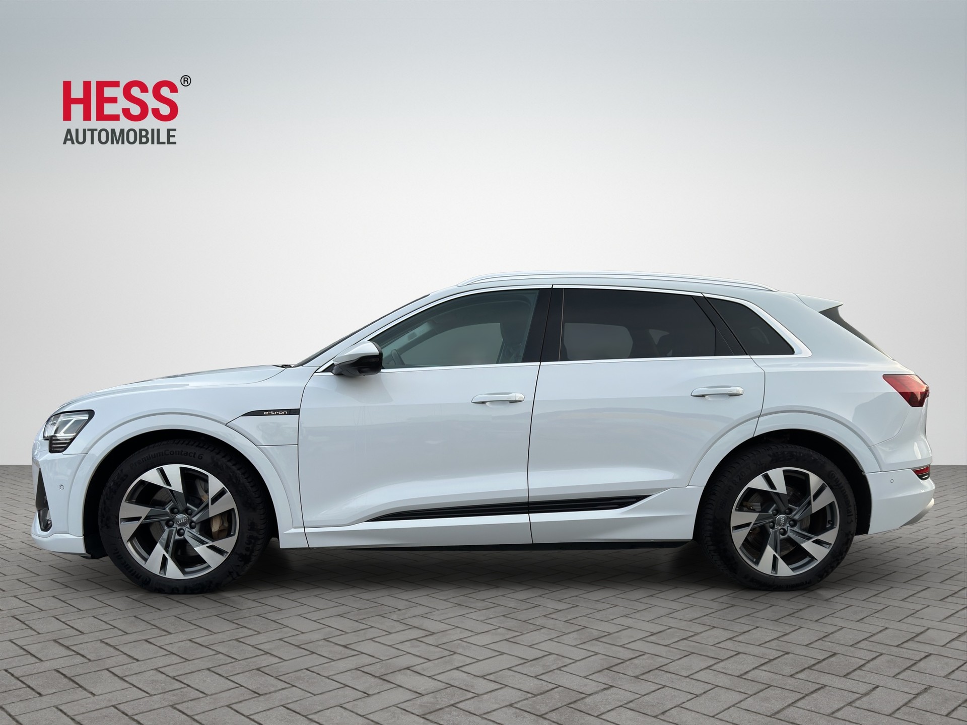 AUDI e-tron 55 S Line quattro-showroom-element-3