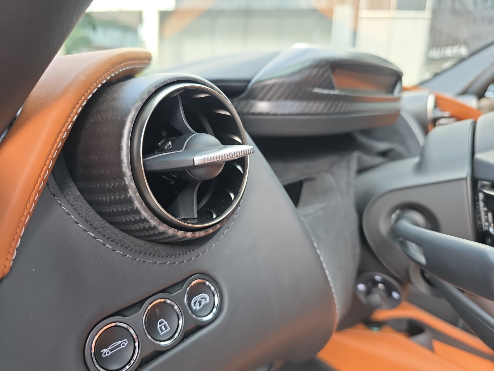 McLAREN 720S Coupé Luxury 4.0 V8 SSG-image-17
