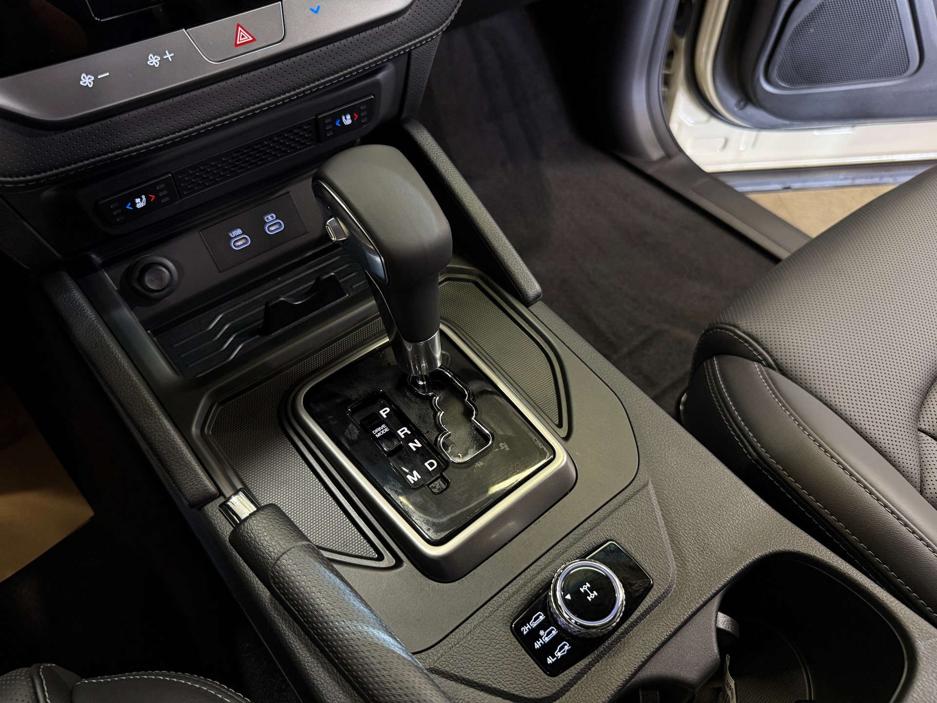 KGM-SsangYong Grand Musso 2.2 Blackline 4WD A *Facelift*-image-11