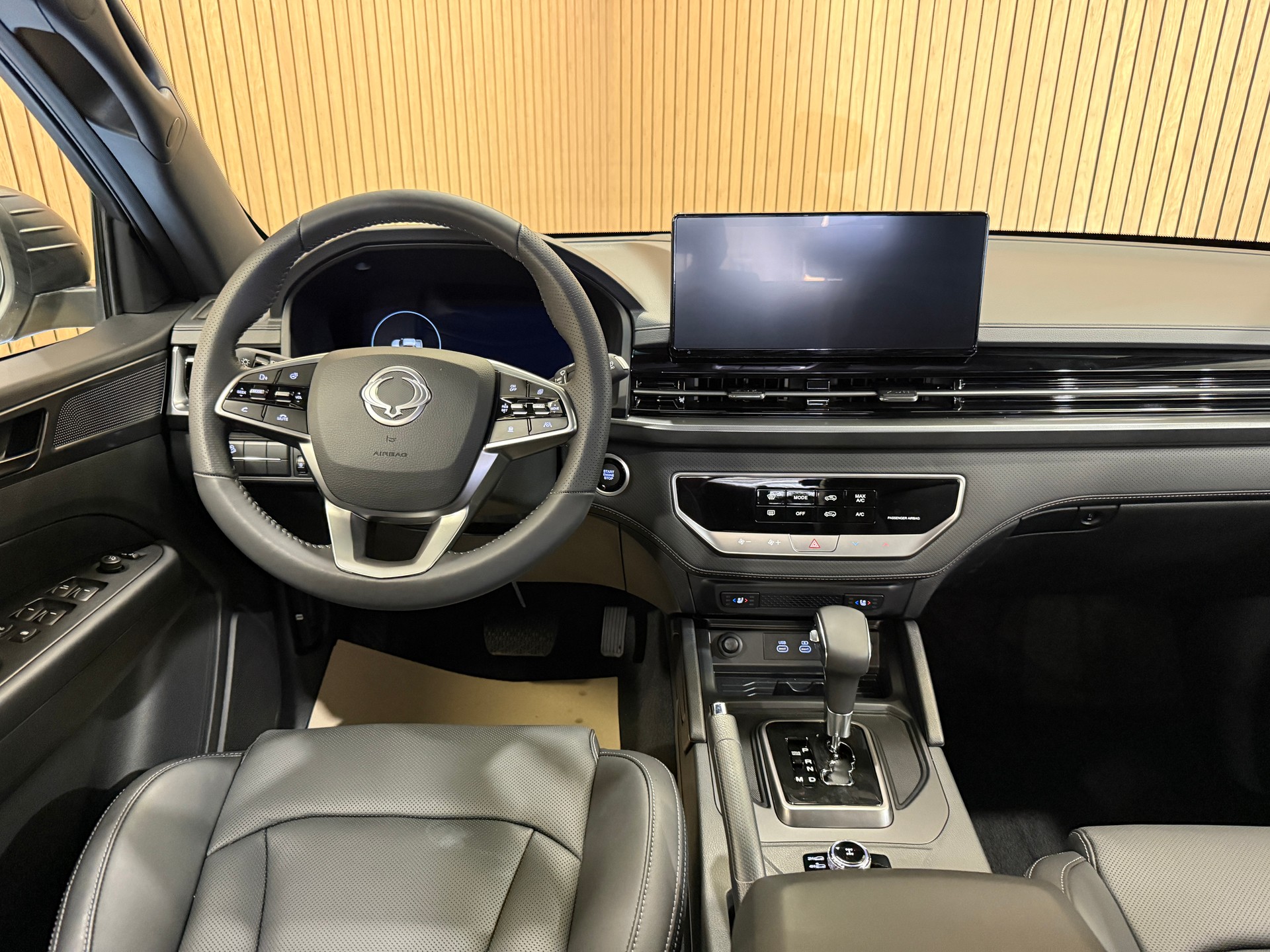 KGM-SsangYong Grand Musso 2.2 Blackline 4WD A *Facelift*-image-6