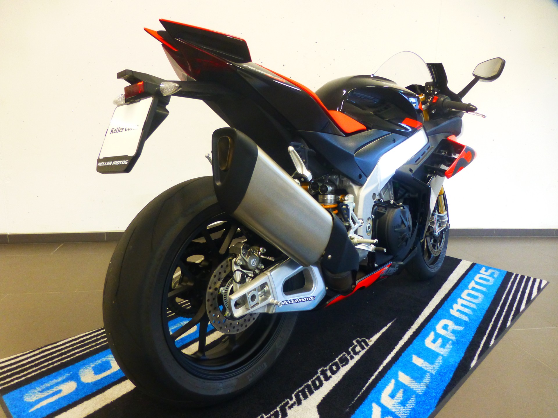 APRILIA RSV4 1100 Factory-image-7