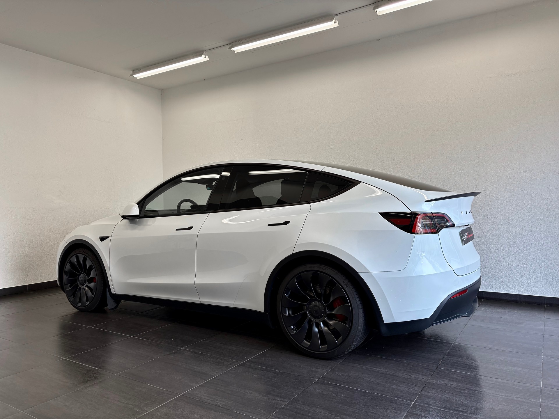 TESLA Model Y Performance-image-7