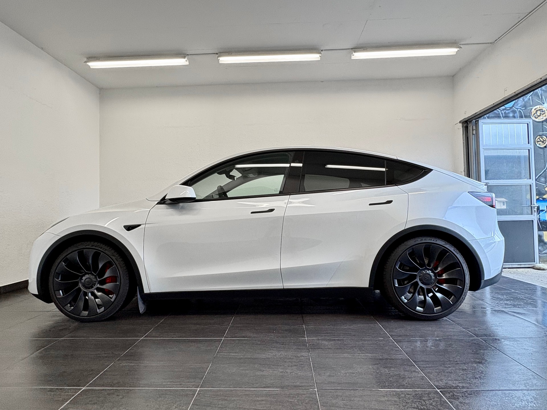 TESLA Model Y Performance-image-6