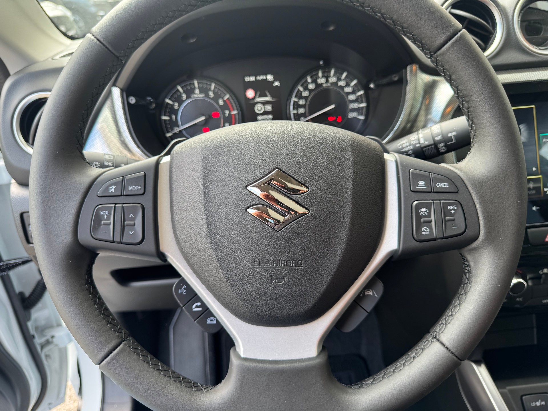 SUZUKI Vitara 1.4 Boosterjet Compact Top 4x4 Hybrid Automatic-image-10