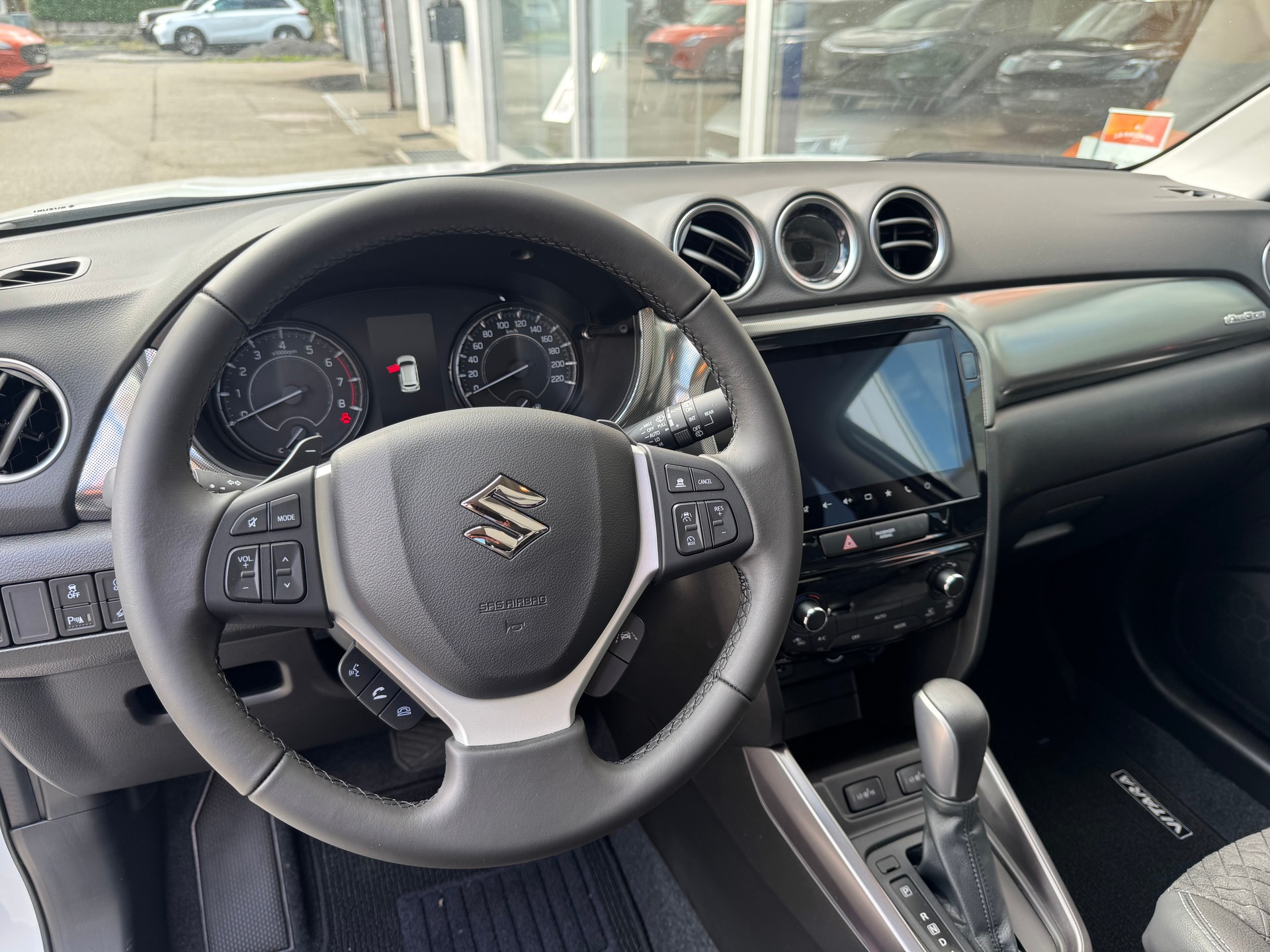 SUZUKI Vitara 1.4 Boosterjet Compact Top 4x4 Hybrid Automatic-image-4